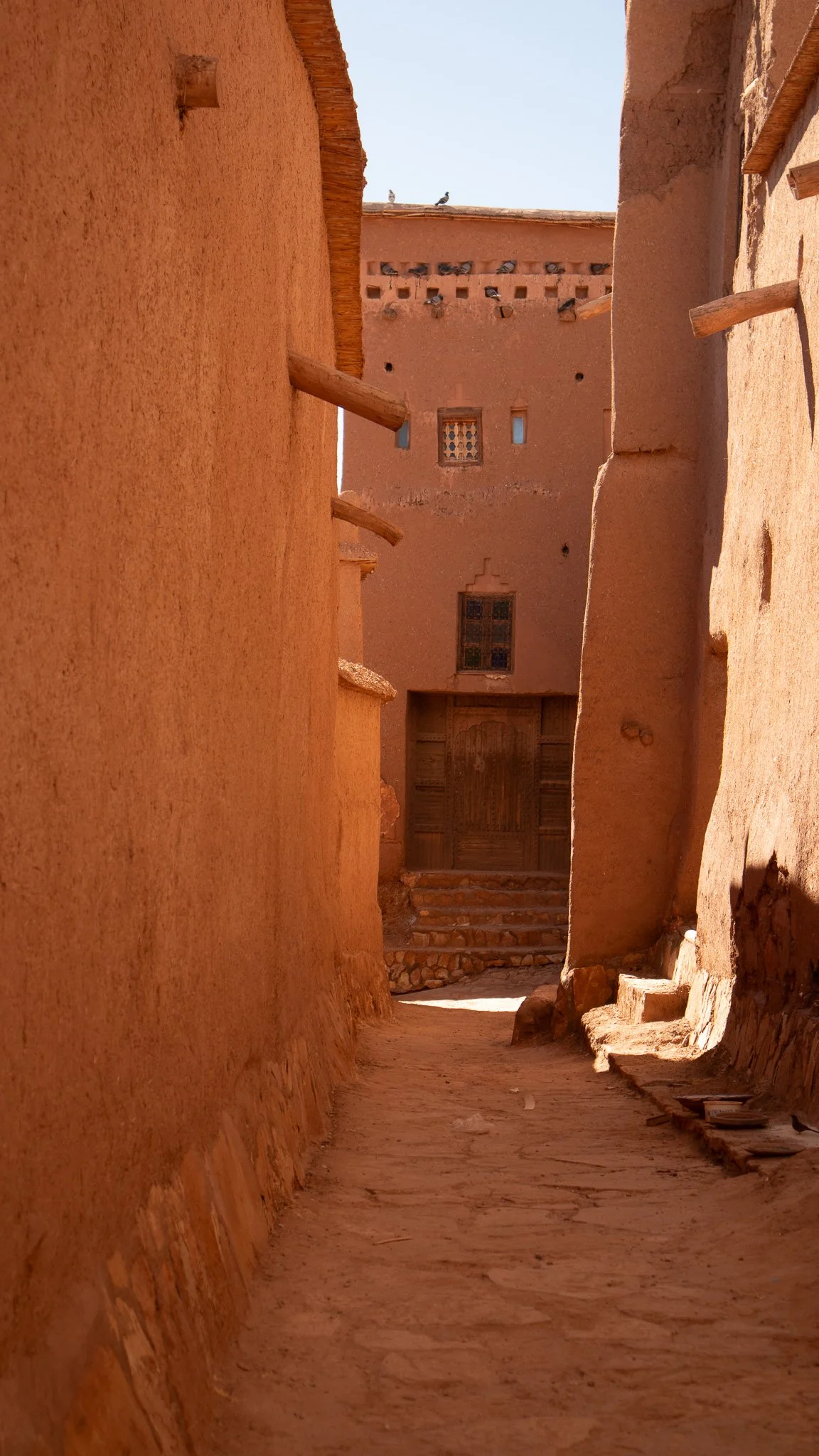 Aït-Ben-Haddou alley.jpg