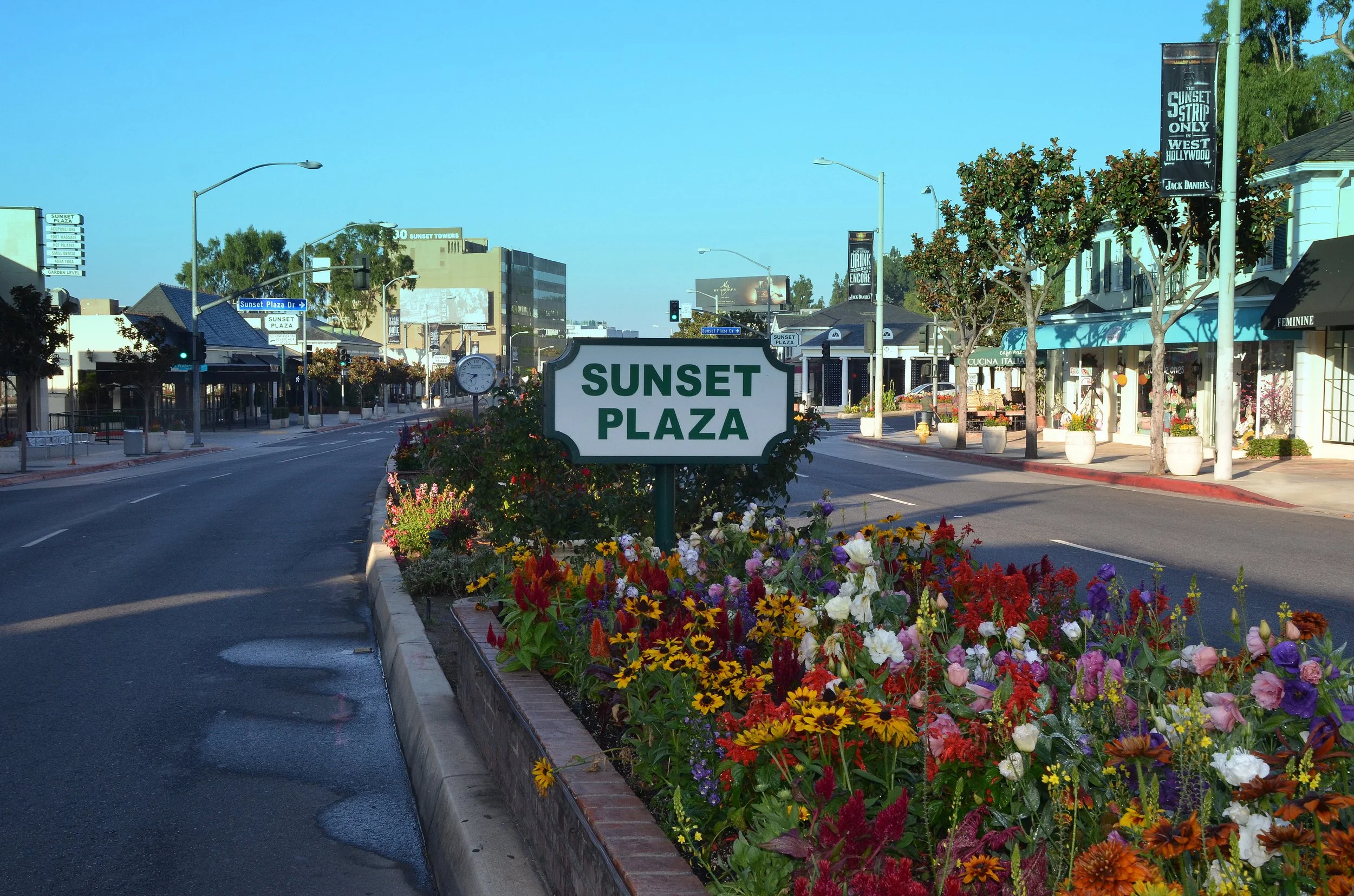 Neighborhood — Sunset Plaza Apartments