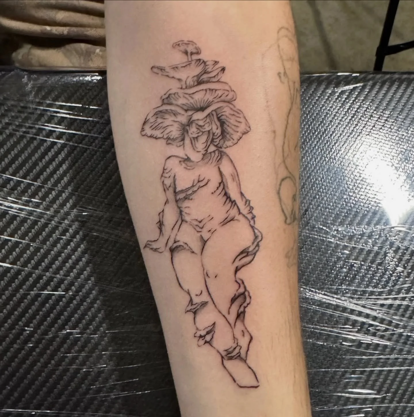 A long overdue post! The past couple weeks have been hectic with personal stuff and travel but I&rsquo;m back baby! This is a sweet little mushroom bb from my myconid flash sheet. My client and I made a small gender affirming update to the design and