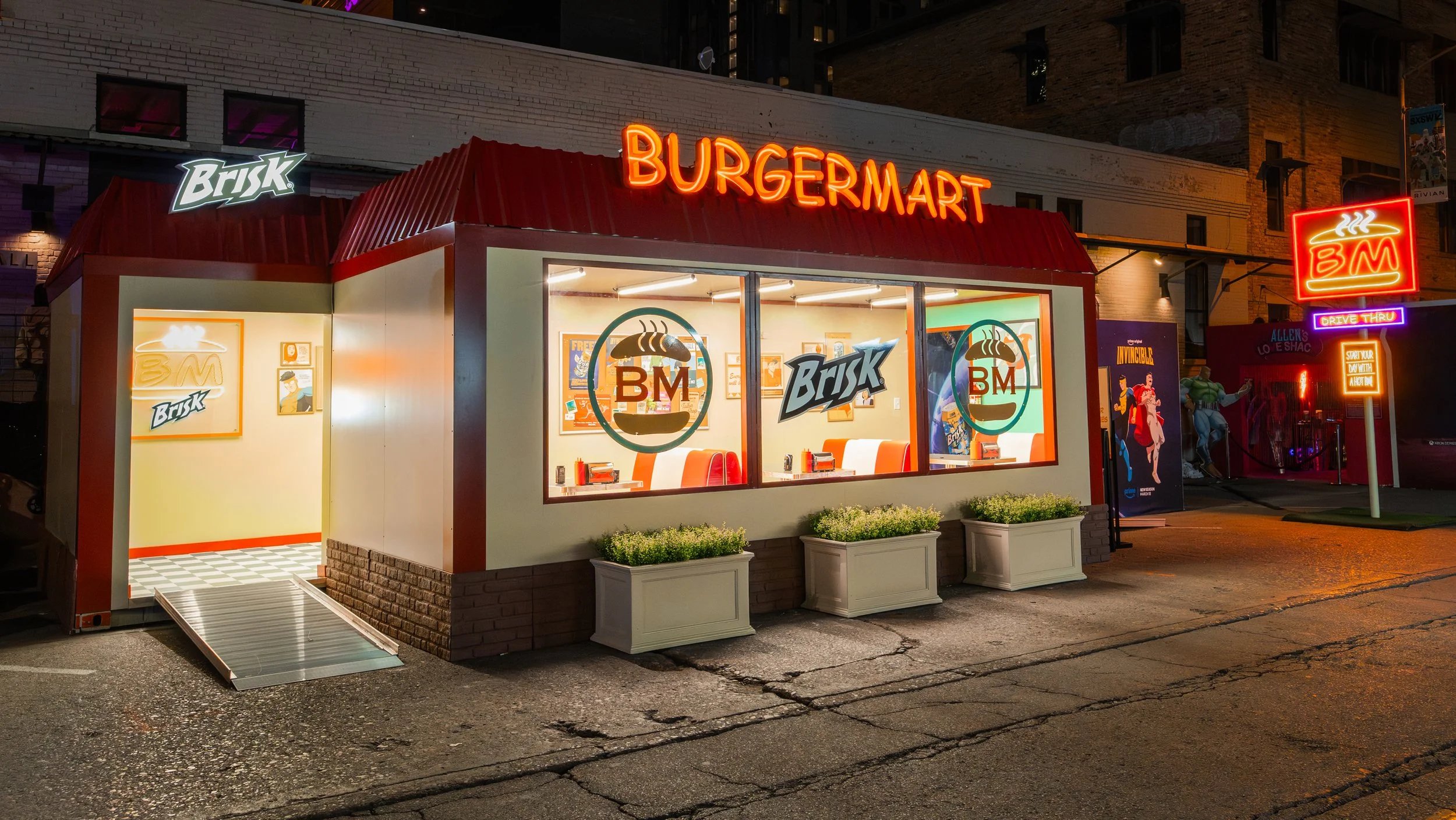 Brisk_Invincible_Exterior _Night_16_9.jpg