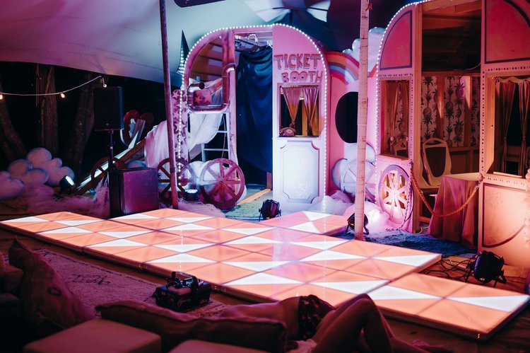 Curation of the set design for the Madam Sass cabaret, Waves retreat 2023