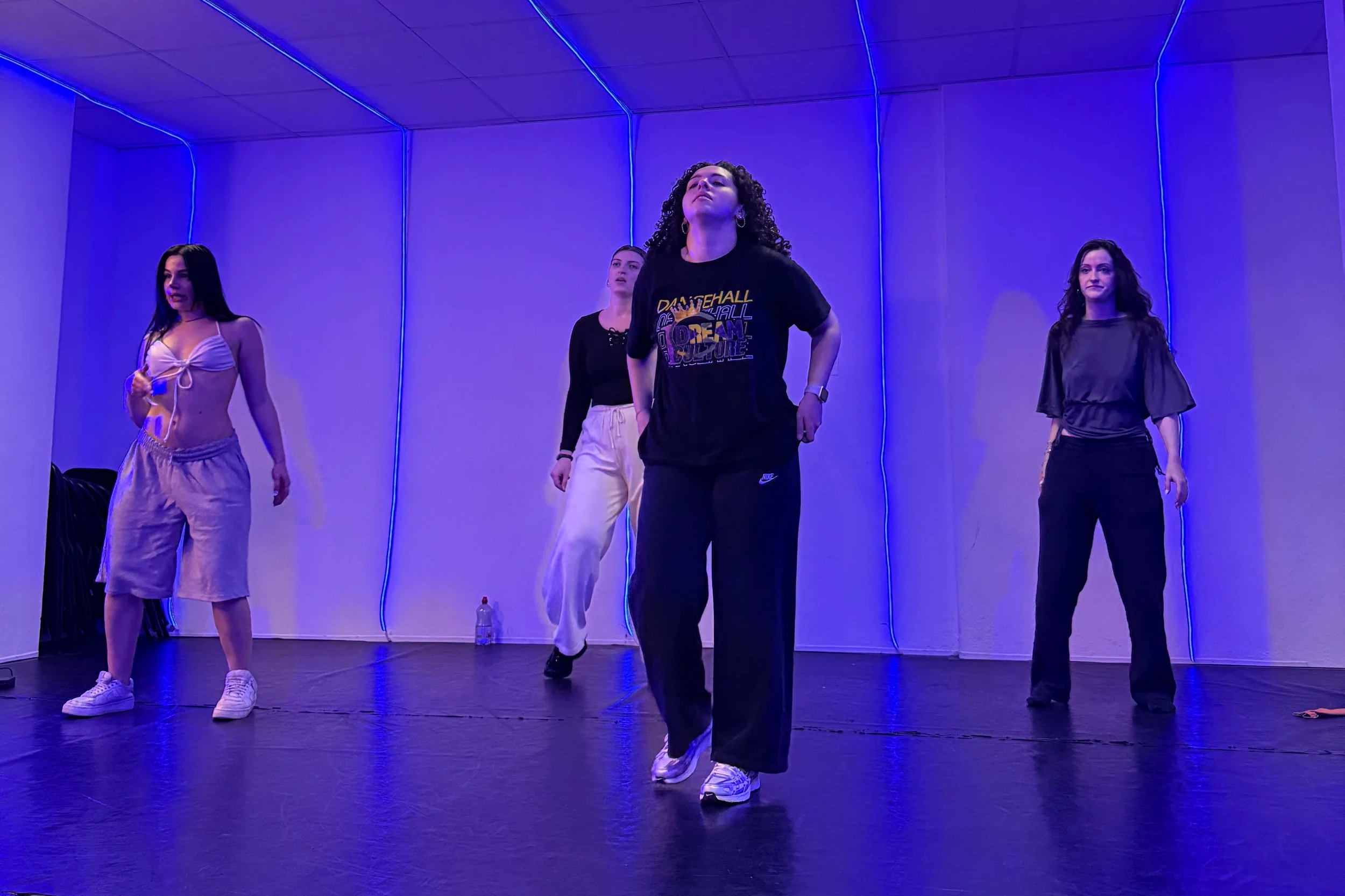 Juniquedancespace: Das Tanzstudio in Bern von Frauen für Frauen