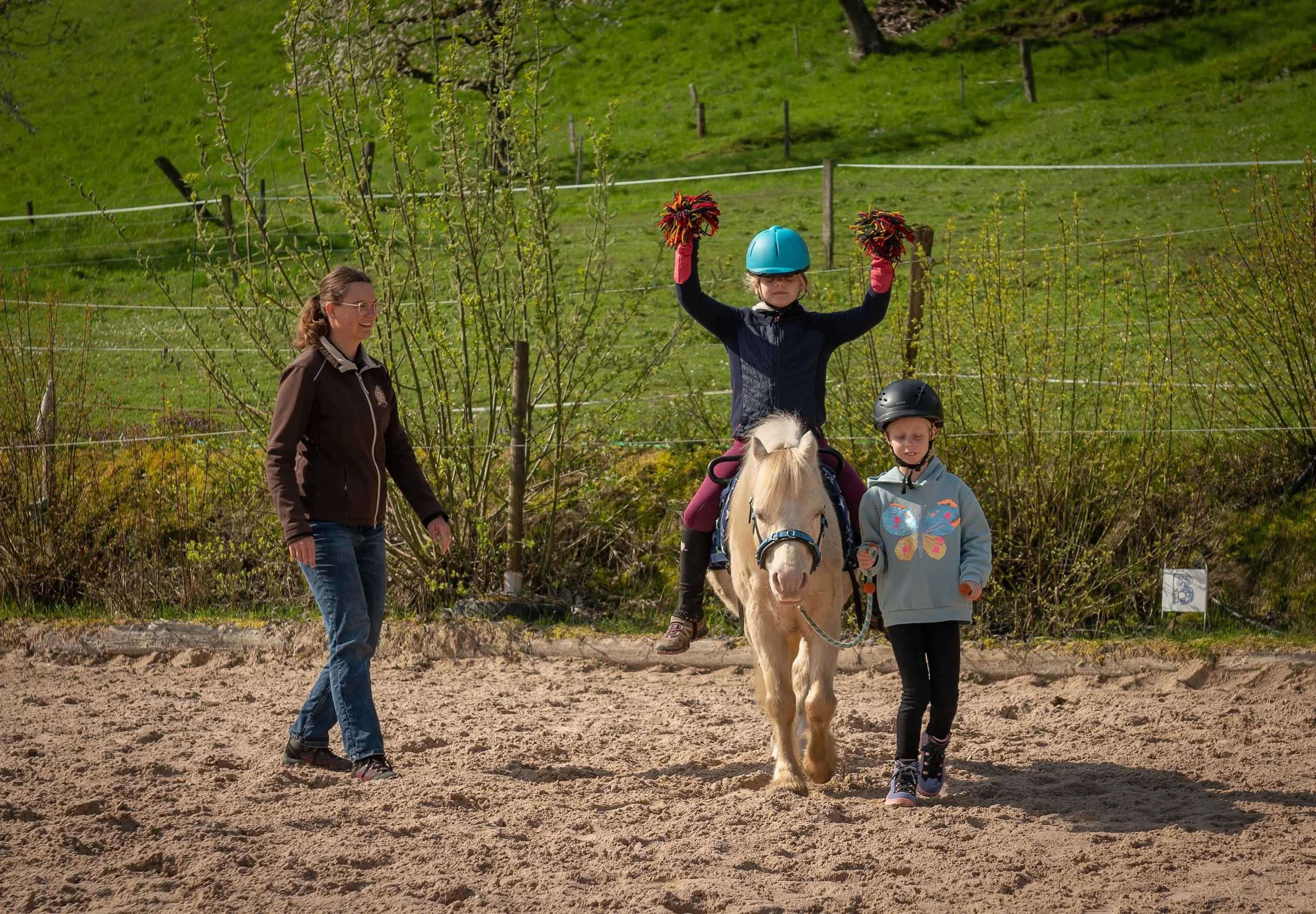Powerponys & Amazingdogs: Reitkurse & Ponyreiten für Kinder in Belp