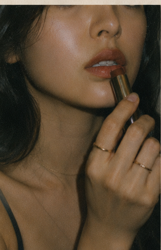 03_lipstick_closeup.png