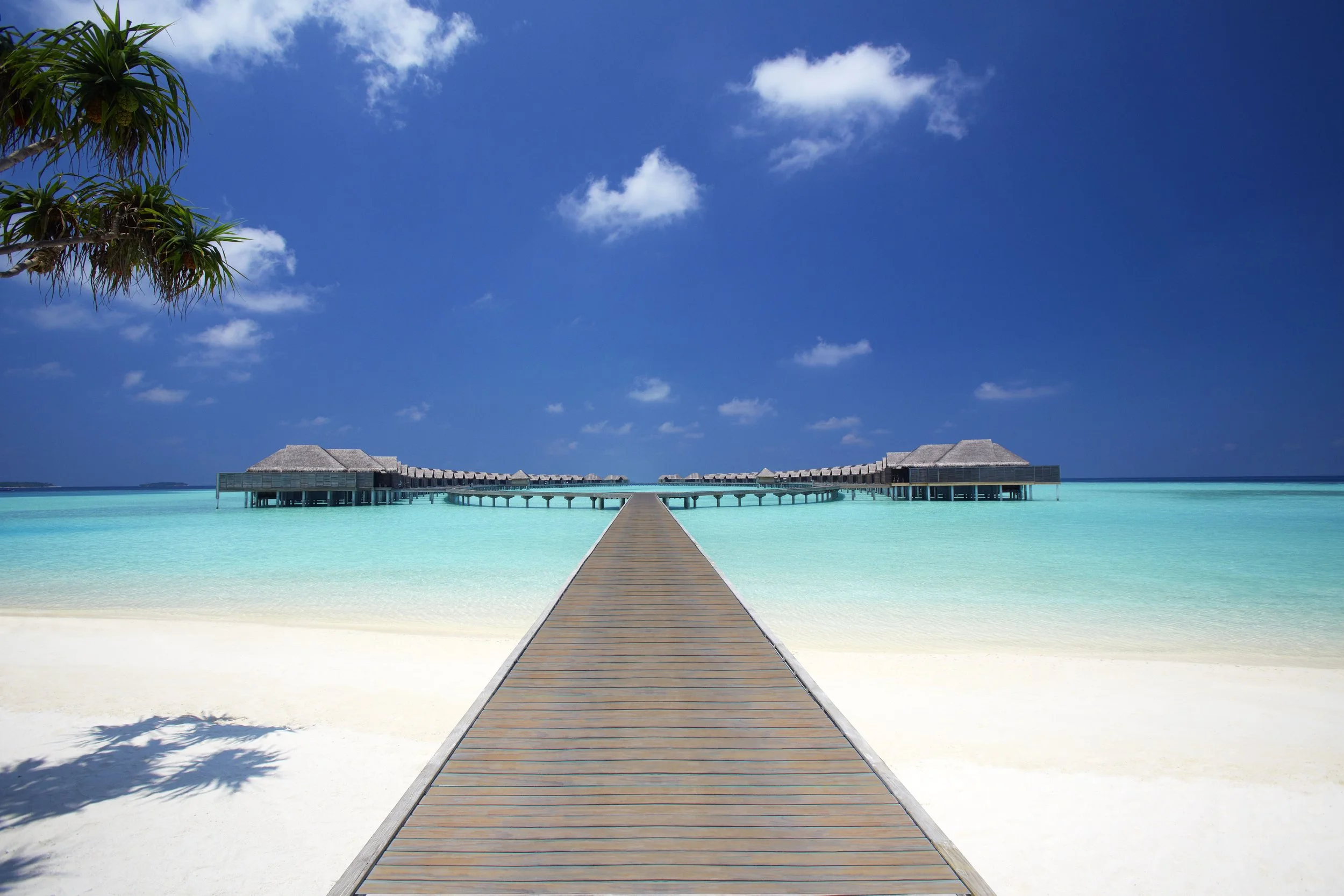 Anantara Kihavah - Over Water Jetty View.jpg