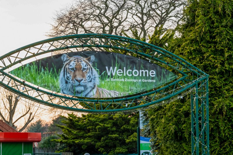 welcome sign at banham zoo.jpg