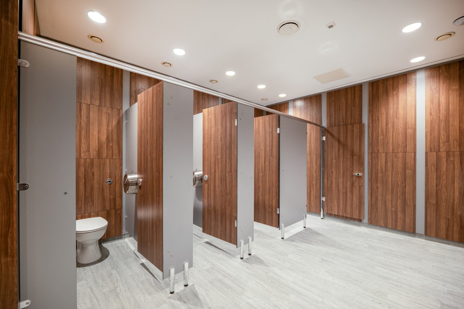  smart commercial washroom with toilet cubicles 