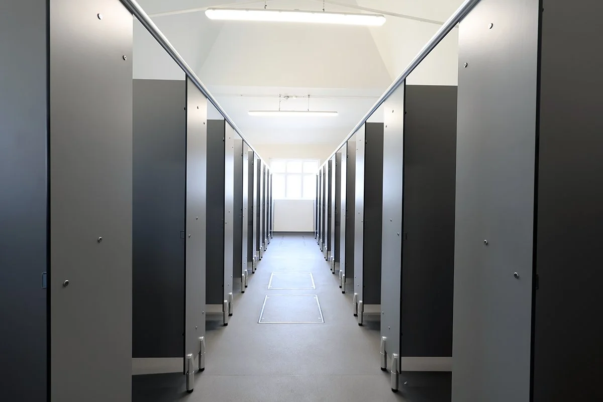 Full rows of twenty cubicles at Ascot Racecourse.jpg