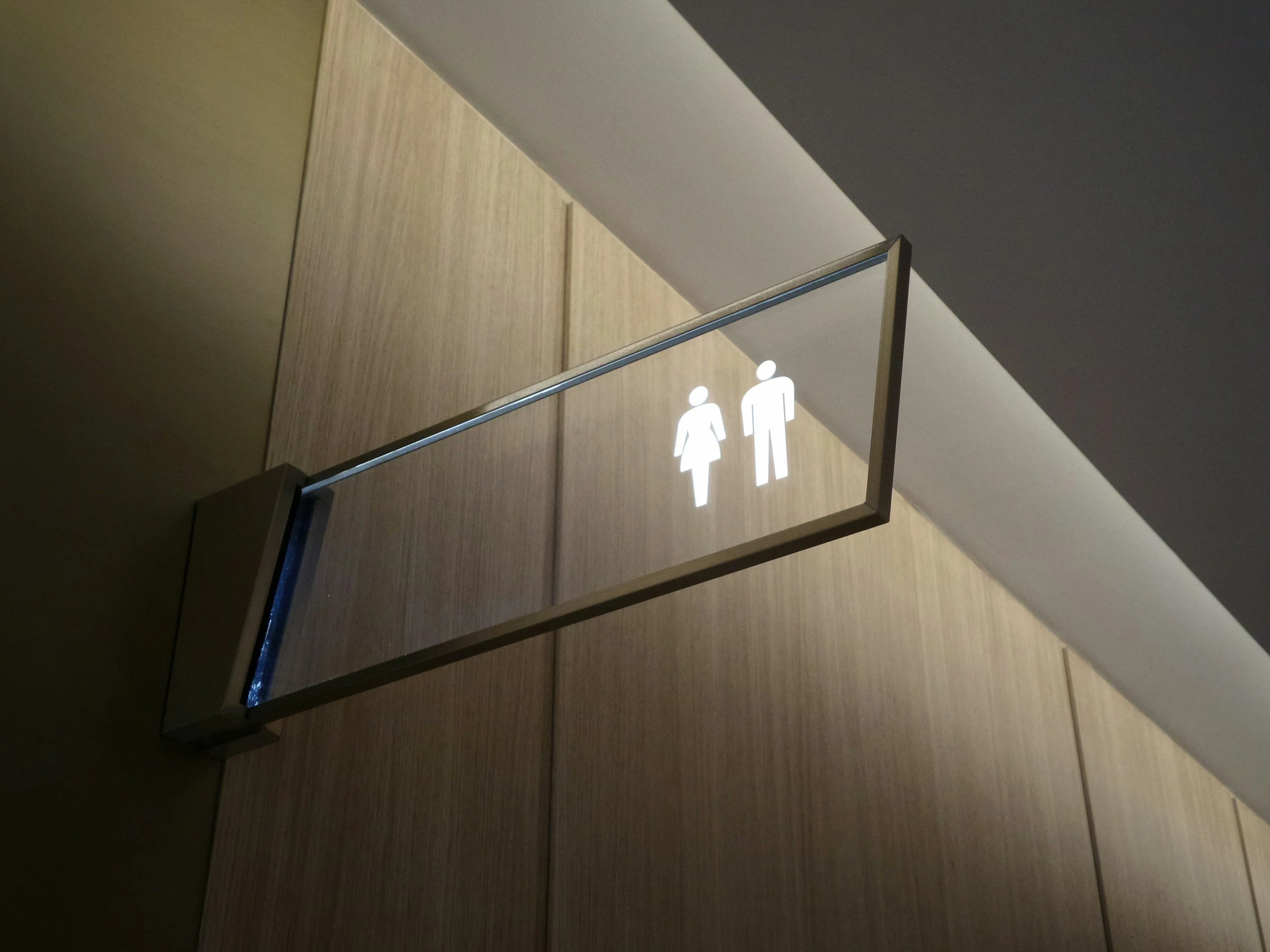 How much water does a washroom really use? A facilities manager's guide