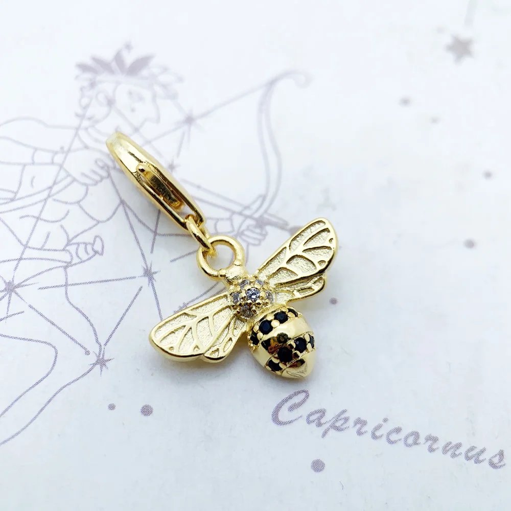 blossom Bee pendant top.jpeg