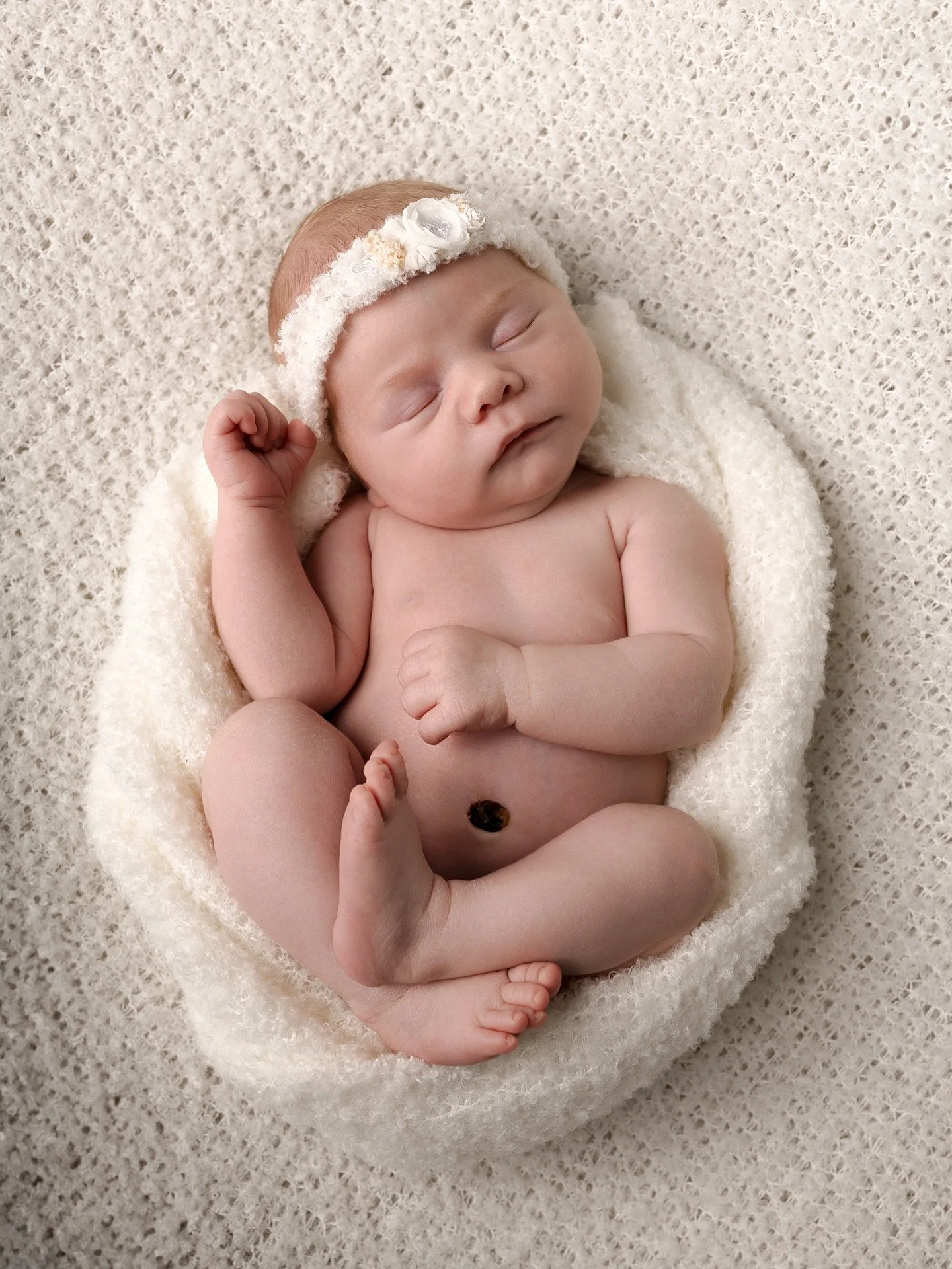 Des photos pleines d&rsquo;&eacute;motions 🥹
 
Mon style est volontairement doux, naturel et centr&eacute; sur votre b&eacute;b&eacute;. M&ecirc;me si je positionne d&eacute;licatement votre nouveau-n&eacute;, je cherche avant tout &agrave; cr&eacut