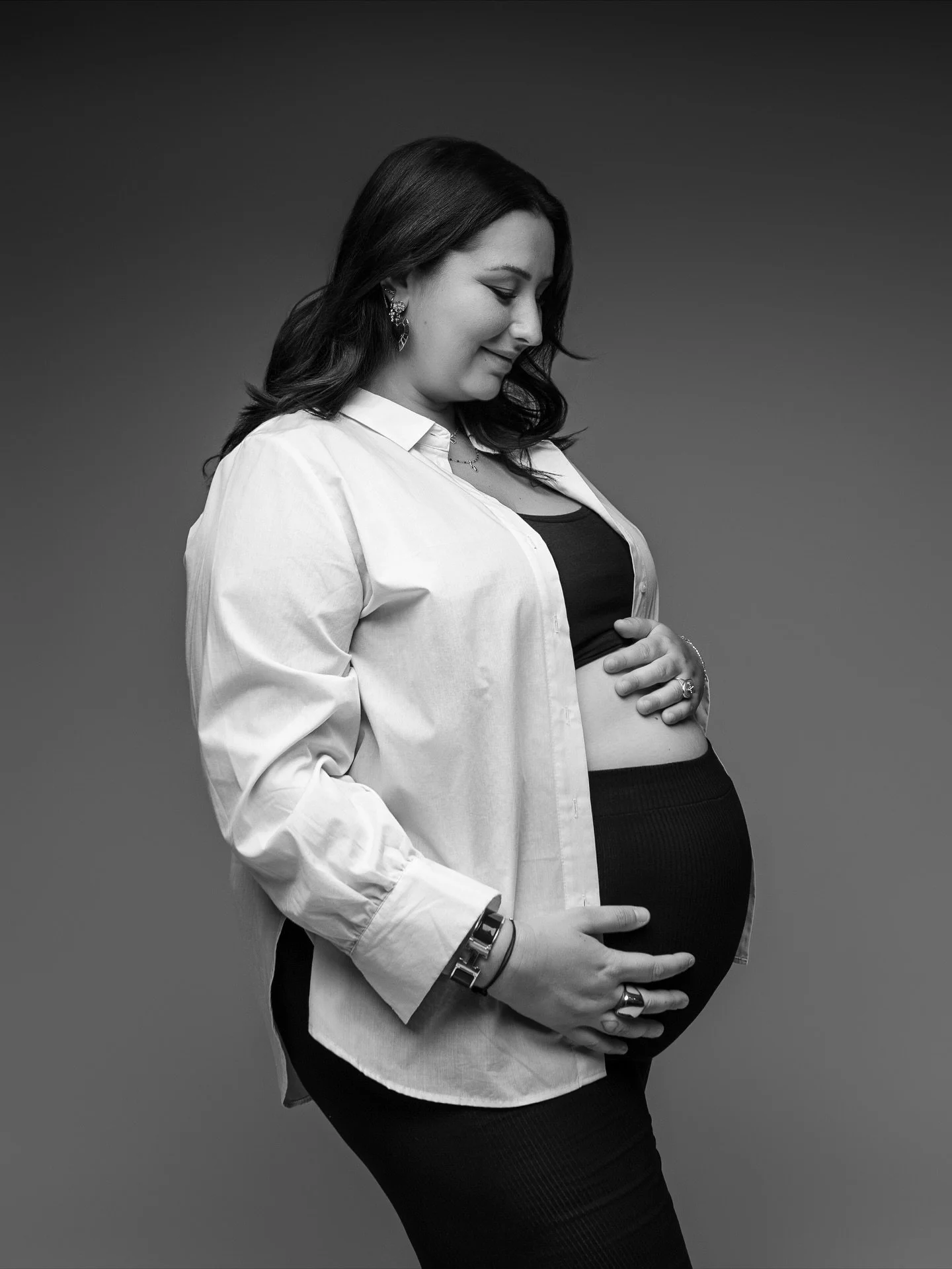Encore une future maman rayonnante que j&rsquo;ai eu la chance de photographier 🫶🏼

La grossesse, un instant suspendu. Un moment unique, parfois doux, parfois plus compliqu&eacute;&hellip; mais toujours rempli de puissance. Chaque grossesse est dif