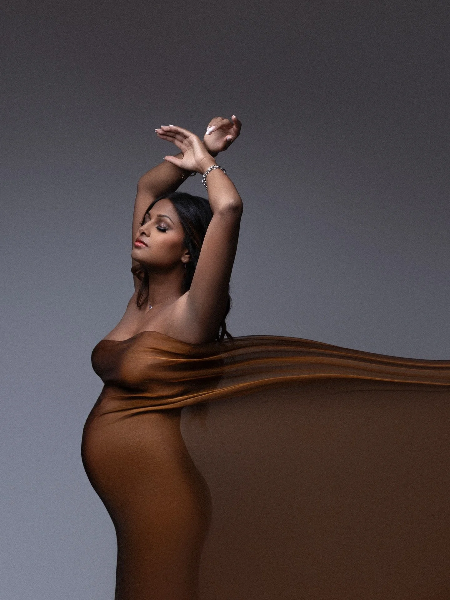 Cette photo, c&rsquo;est tout ce que j&rsquo;aime transmettre, de la douceur, de la force et de l&rsquo;authenticit&eacute;. &Agrave; travers mes images, je veux que chaque future maman se voie telle qu&rsquo;elle est, belle, rayonnante et unique.
 
