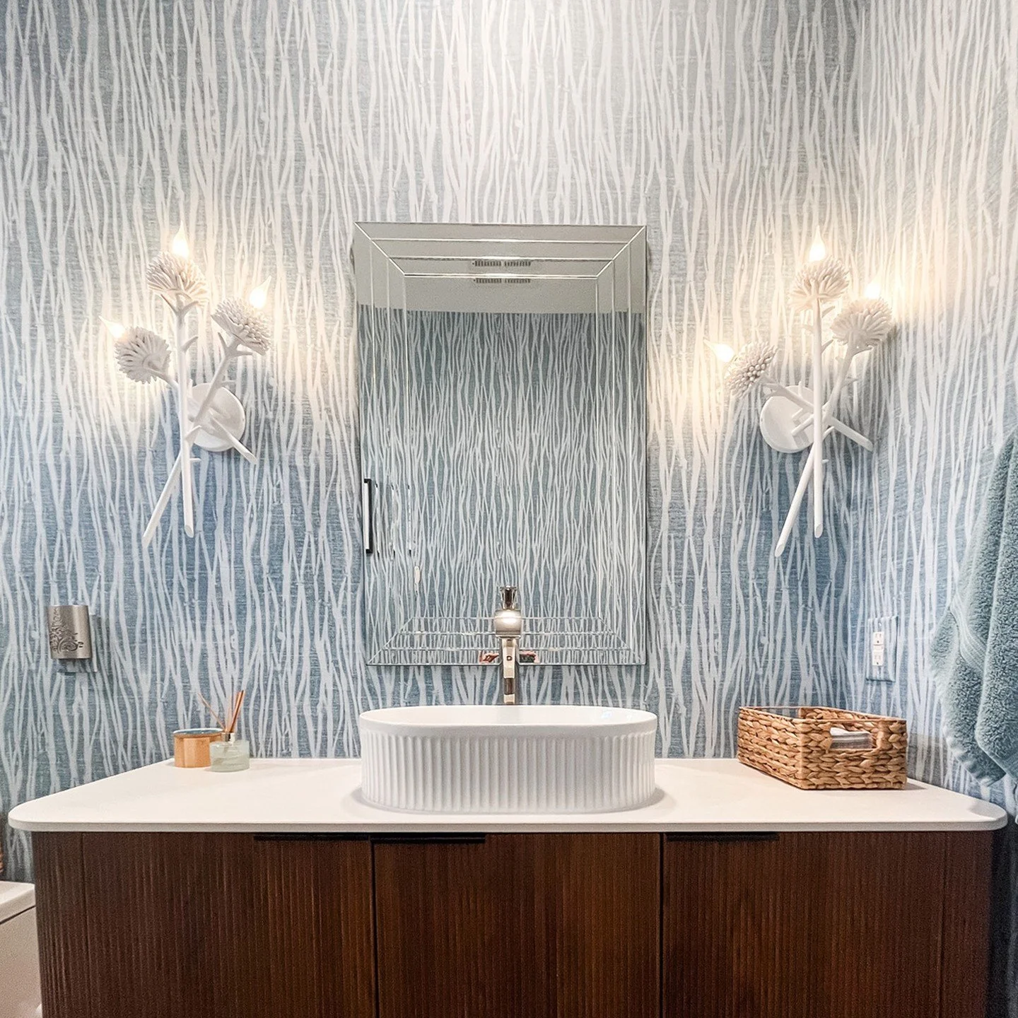 EXPERIENCE THE UPSIDE DOWN. Sometimes looking at a &lsquo;BEFORE&rsquo; shot really feels like another world &mdash; and this guest bathroom transformation is exactly that.
.
.
.
#LittleFridayDesign #DesignedByLittleFriday #LFDstyle #powderroom #powd