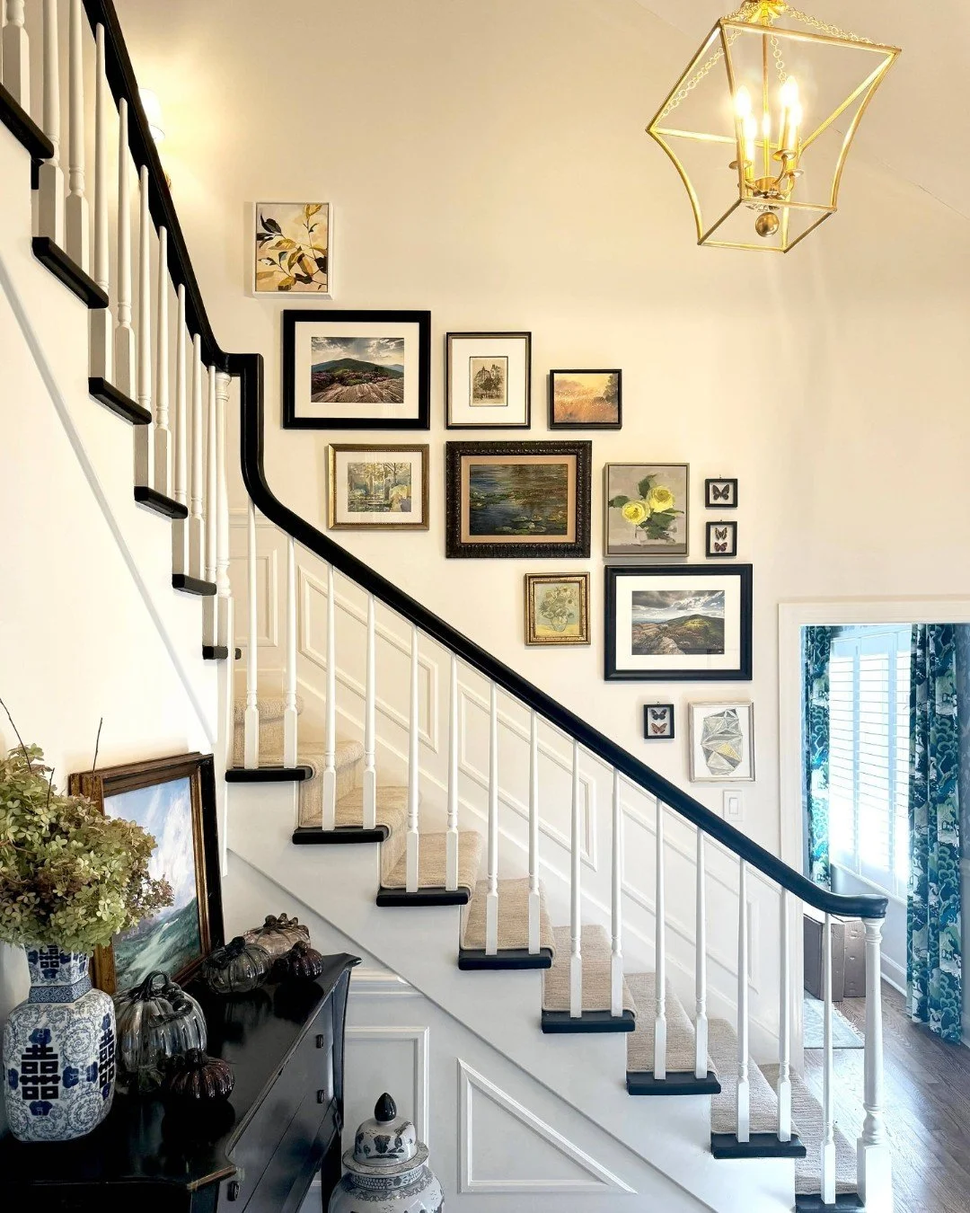 NAILED IT. 🖼 Gallery walls always have my heart. A curated mix of art and moments that bring personality and pop to each space, a story that is yours and only yours. Have a wall that's dying for some love? Let me know how I can bring your vision to 