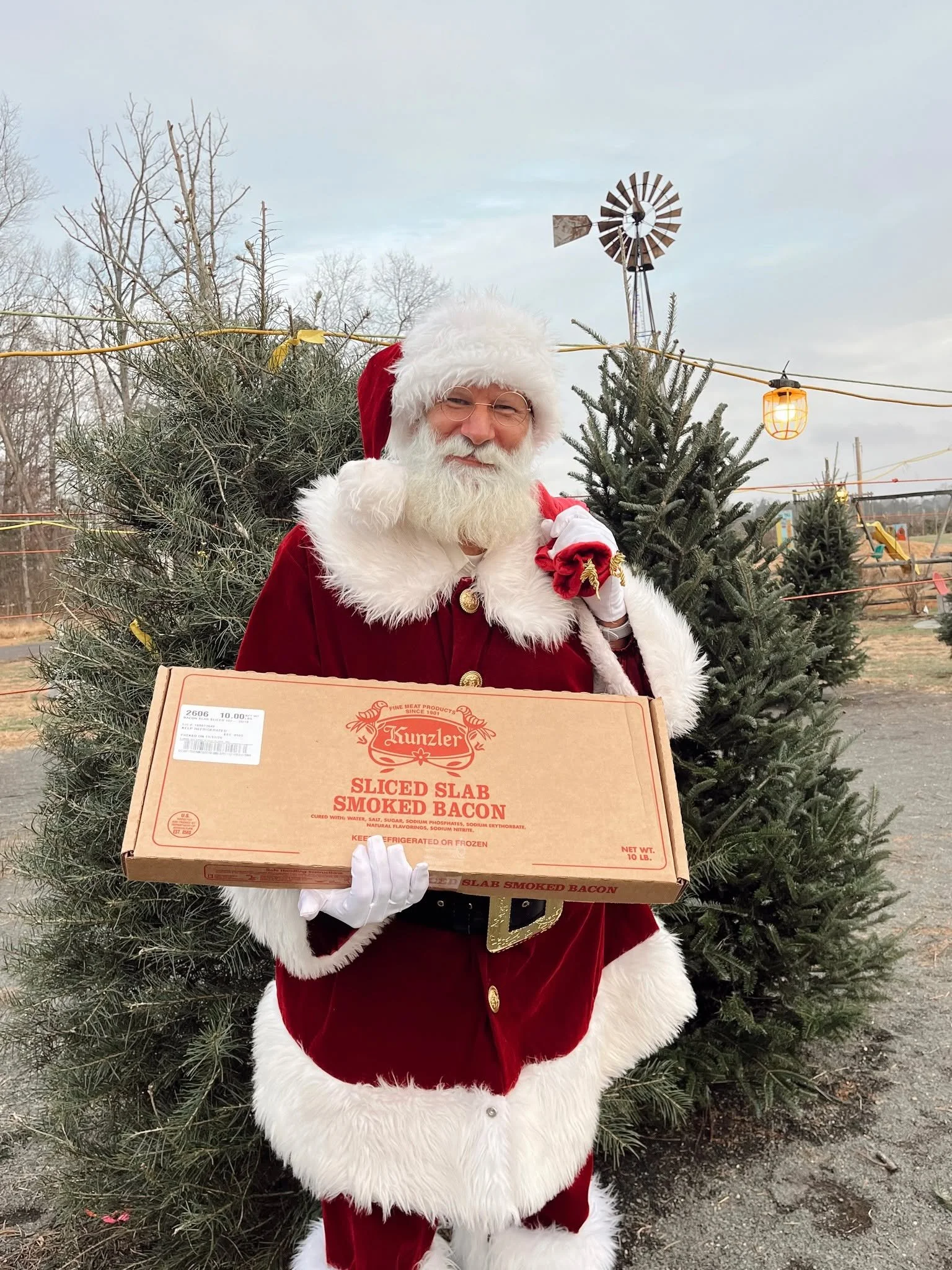 Bacon for the Finale! Celebrate the last day of our 12 Days Sale with 10lbs for $45.99! Santa approves🎅🏻🥓