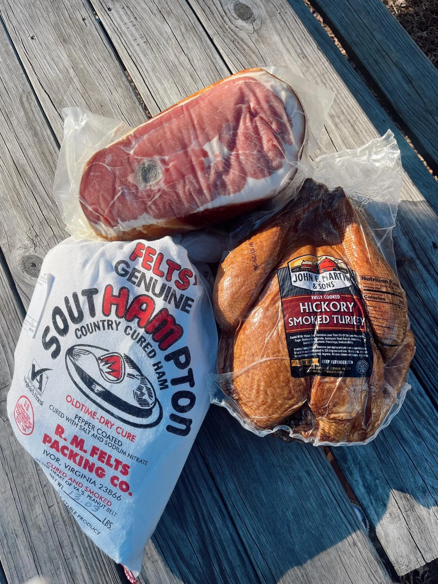 BACK IN STOCK! Come on by to grab your Christmas Felt&rsquo;s ham or smoked turkey! 🍖🍗

🍗Turkey: $5.49/lb
🍖Ham: $4.49/lb