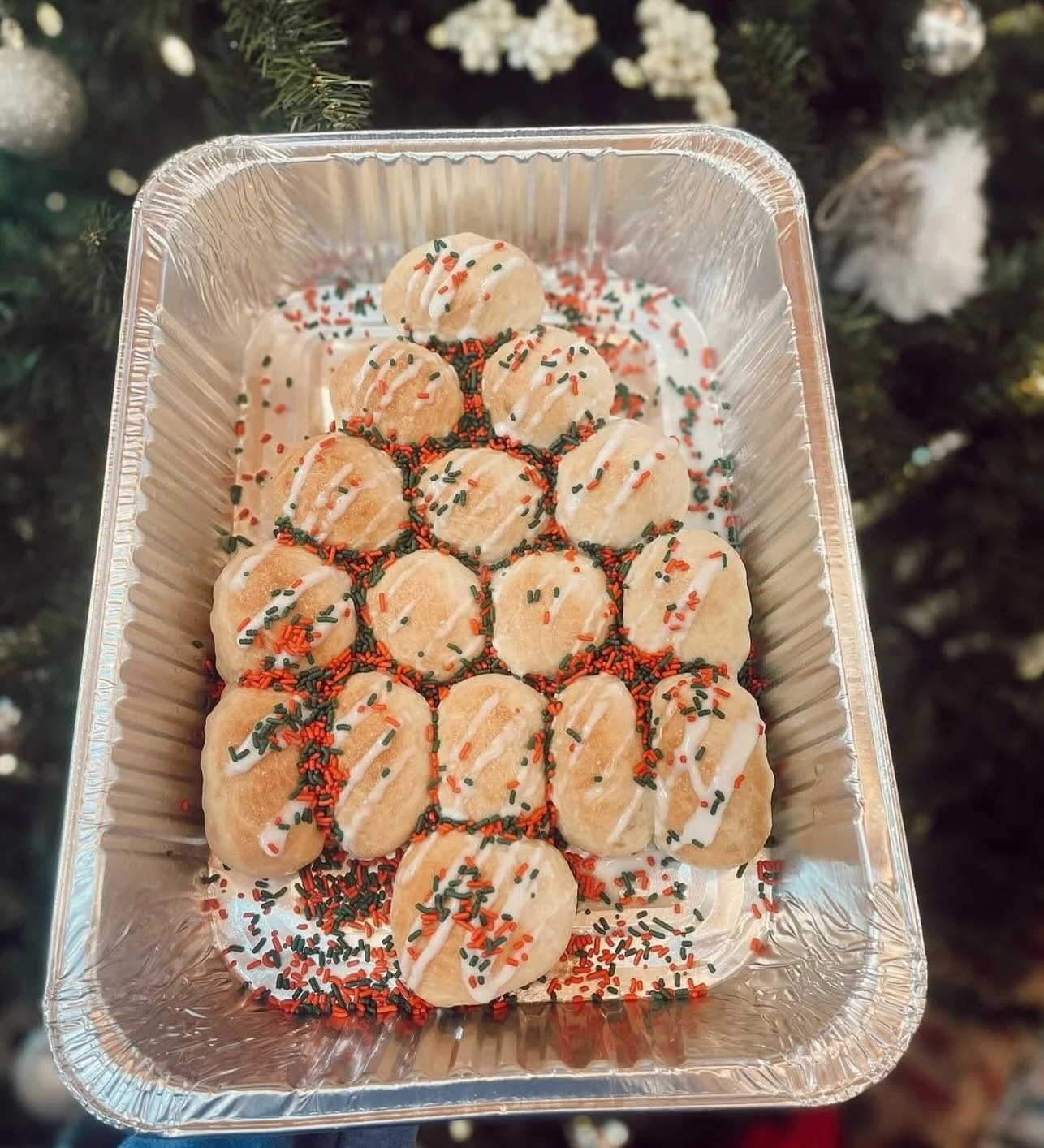 Our Cinnamon Walnut Christmas Tree bread is back! Come by and enjoy this Christmas classic🎄 
🎄$12.99