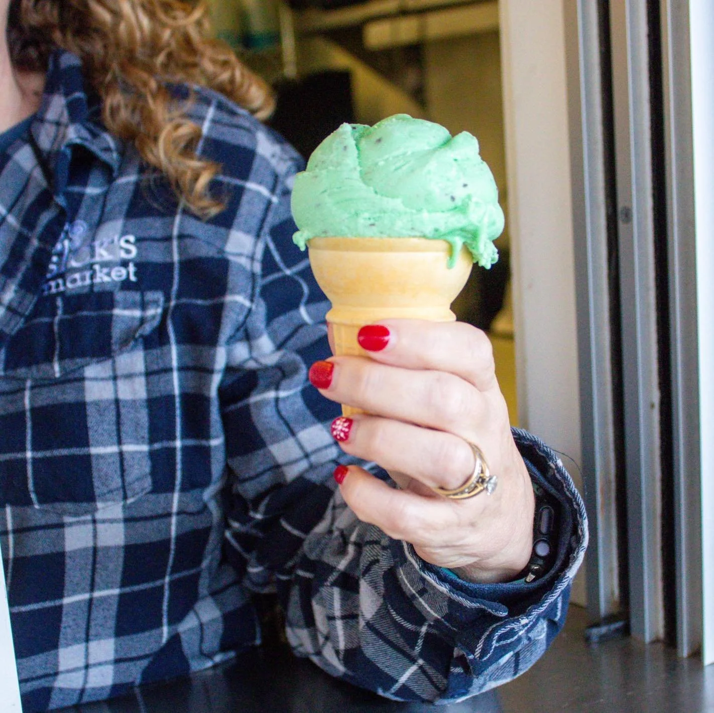 Don't forget! Our frozen custard is available all winter long❄️🍦