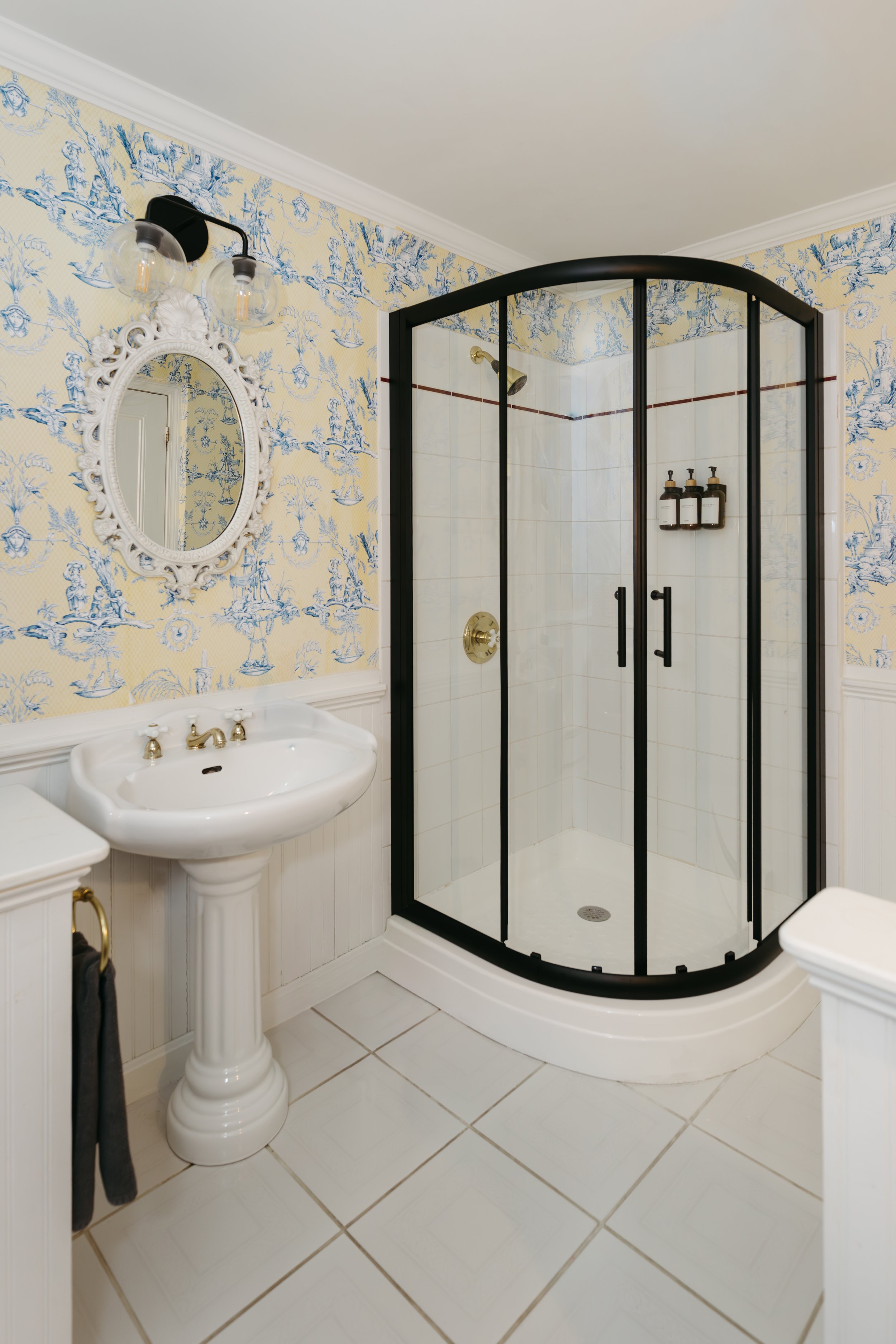 Harpswell Inn _ Room 01-21.jpg