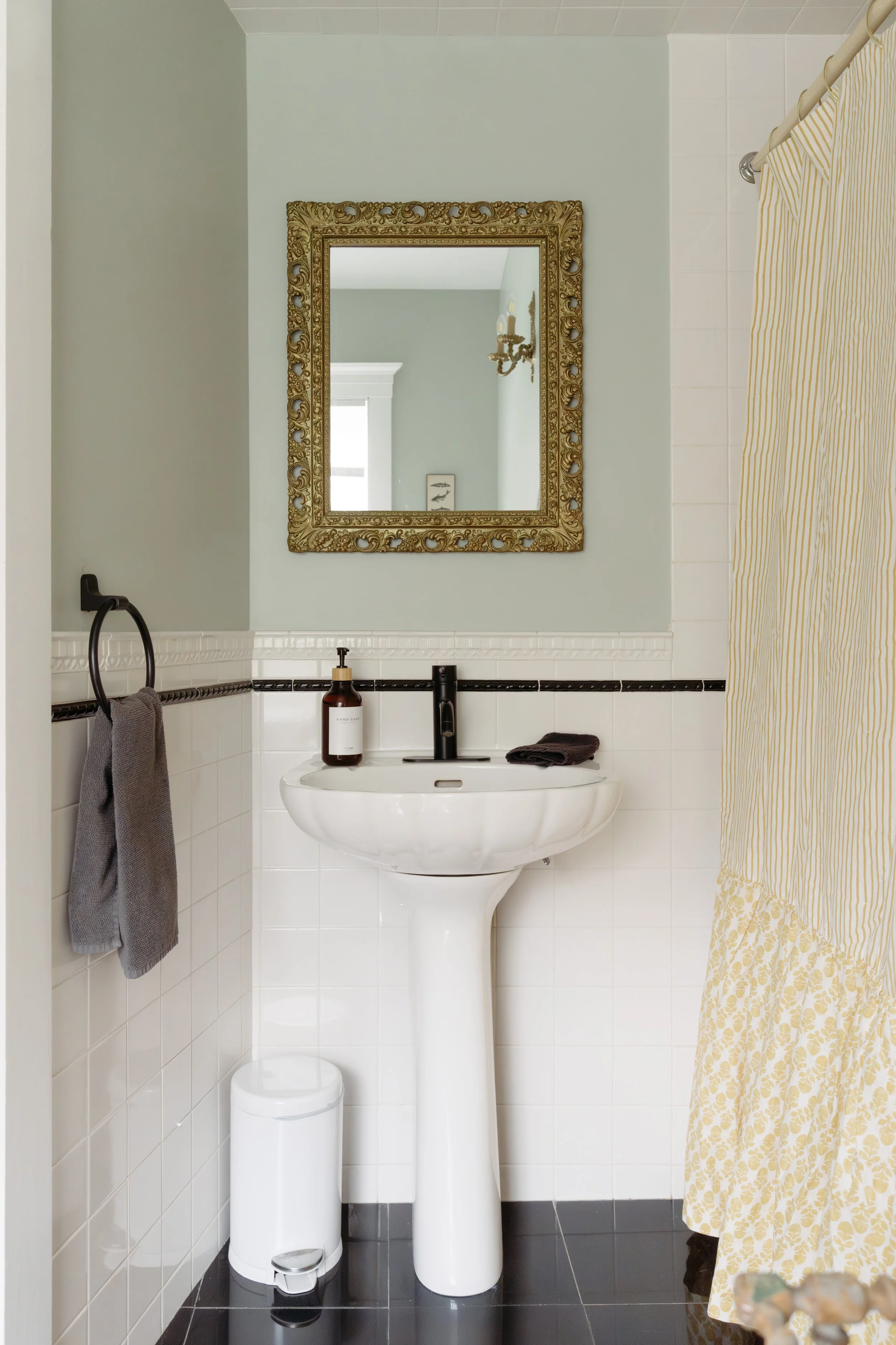 Harpswell Inn _ Room 08-14.jpg