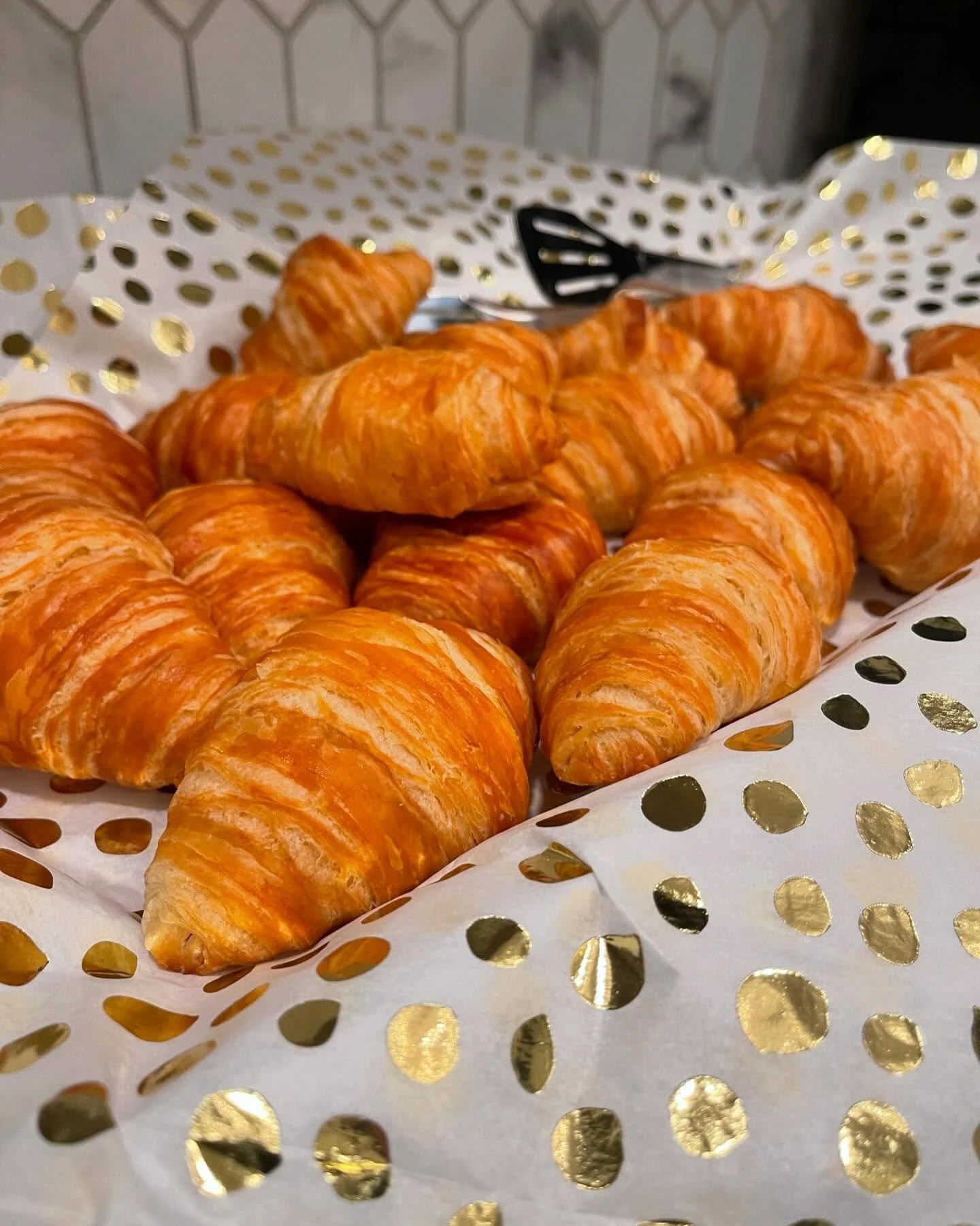 We loved seeing everyone today while we had coffee, croissants, and helped more new residents find their home at #gatewayloftslexington ! We are so excited for those who applied today! #newhome #lexingtonky #ukwildcats