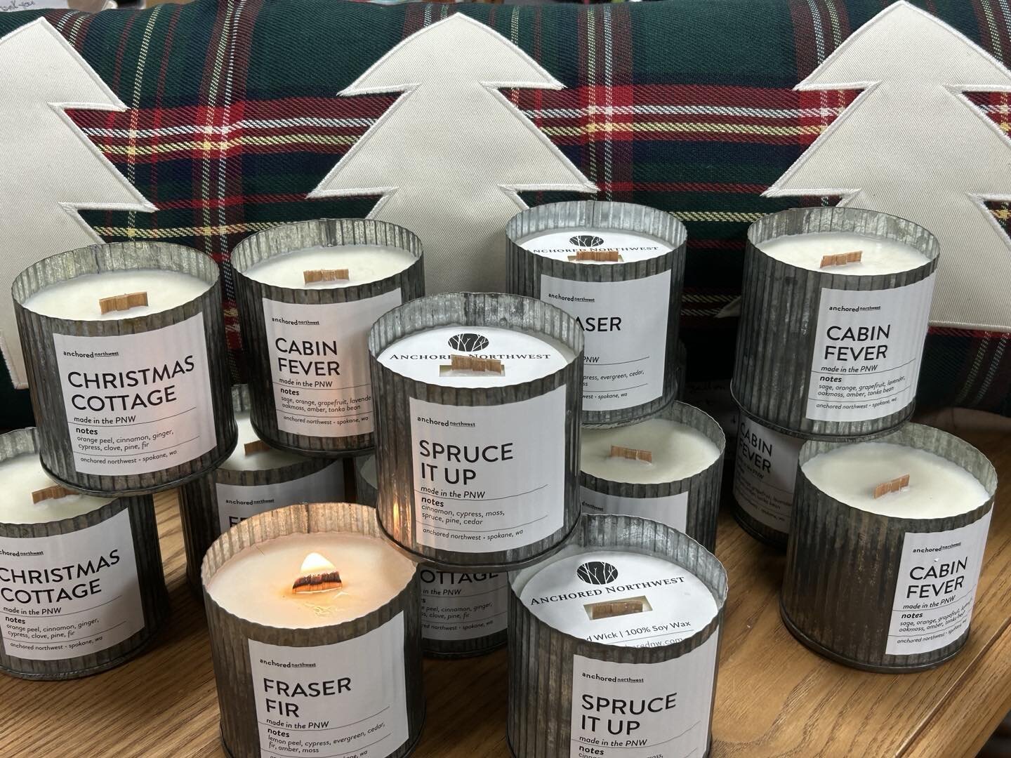 Candles for Christmas. Notes of lemon peel, Cypress, Evergreen, Cedar, Amber, and Moss = Fraser Fur. That says it all.
