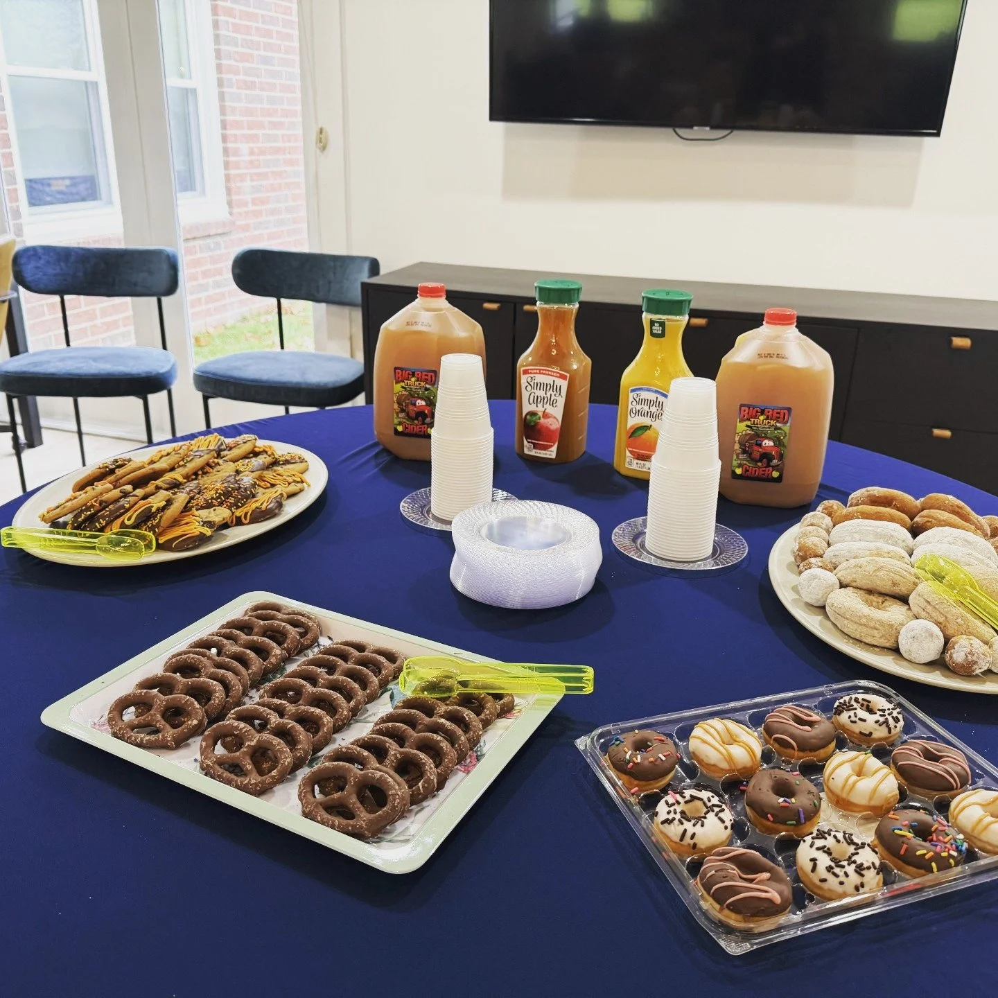 Good morning! 

We&rsquo;re pleased to invite you to stop by the office for complimentary apple cider and seasonal snacks. It&rsquo;s a great opportunity to warm up, say hello, and enjoy a little treat with your community.

Date: 11.26.25
Time: Suppl