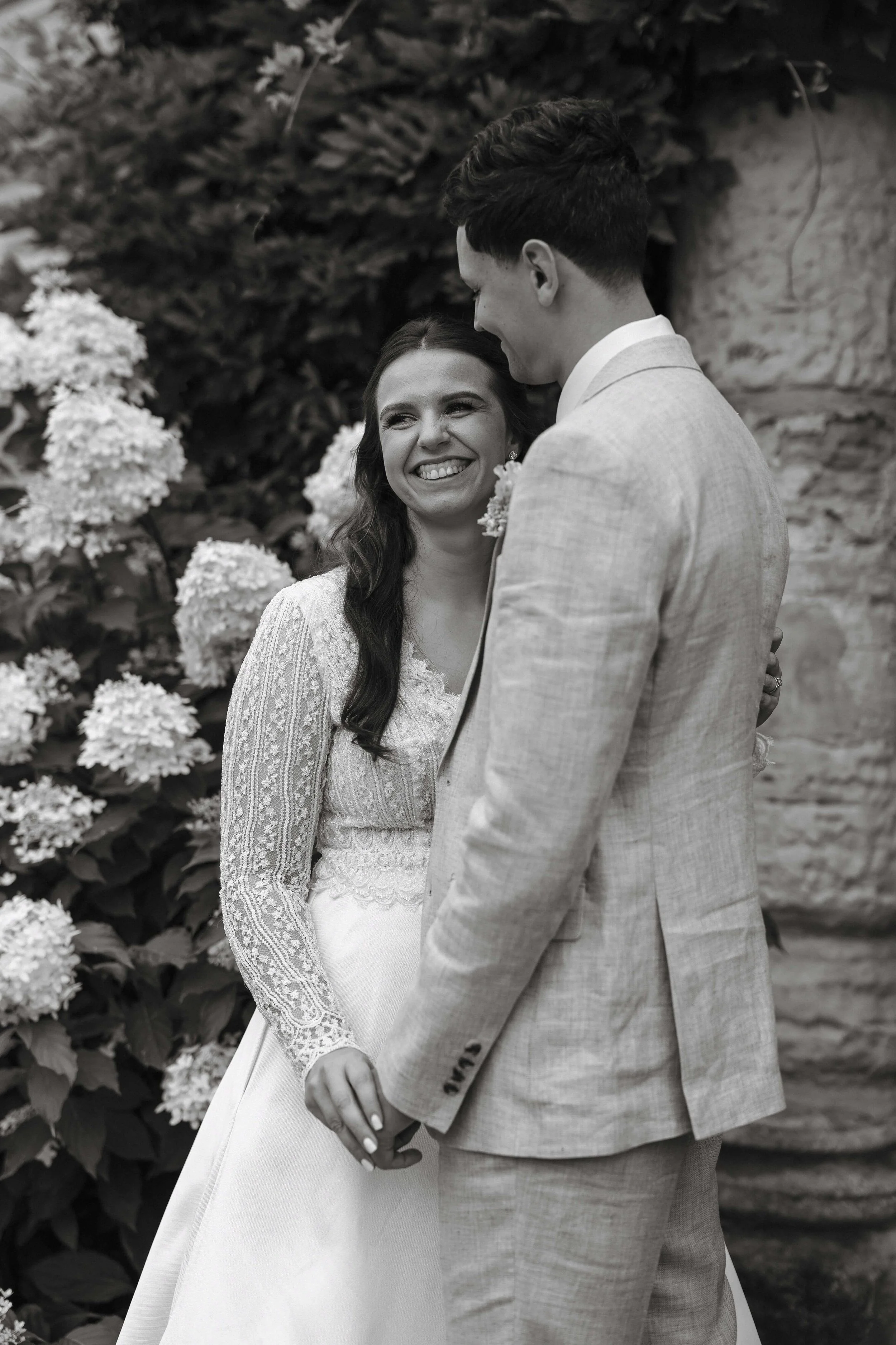 S + E - leonardsleegardensbloomandcrumbweddingcakeslee gardensbloomandcrumbweddingcake.lewismembery.com - 05-14.jpg