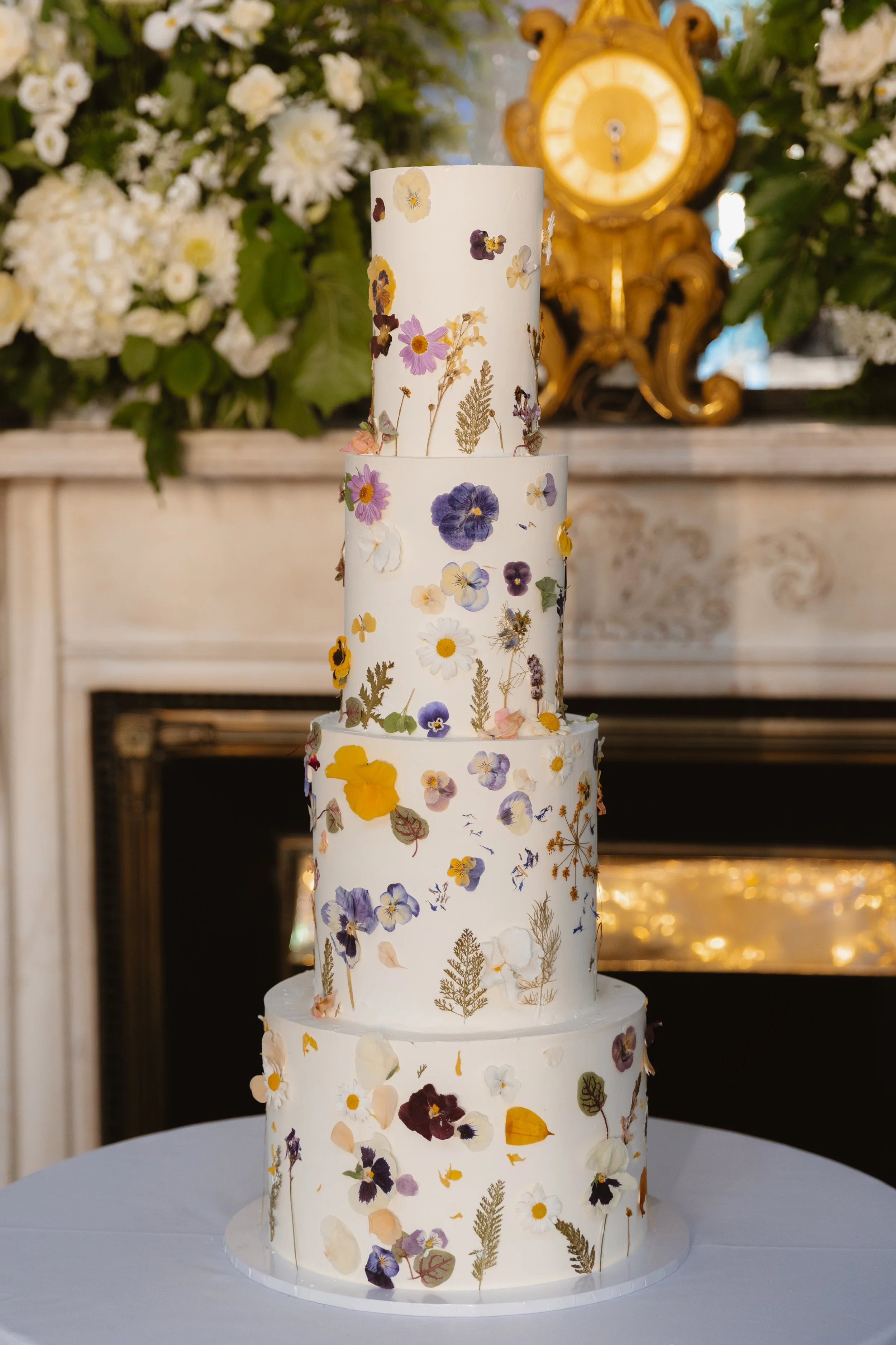 How to plan a wedding cake that is multicultural and combines cultures 