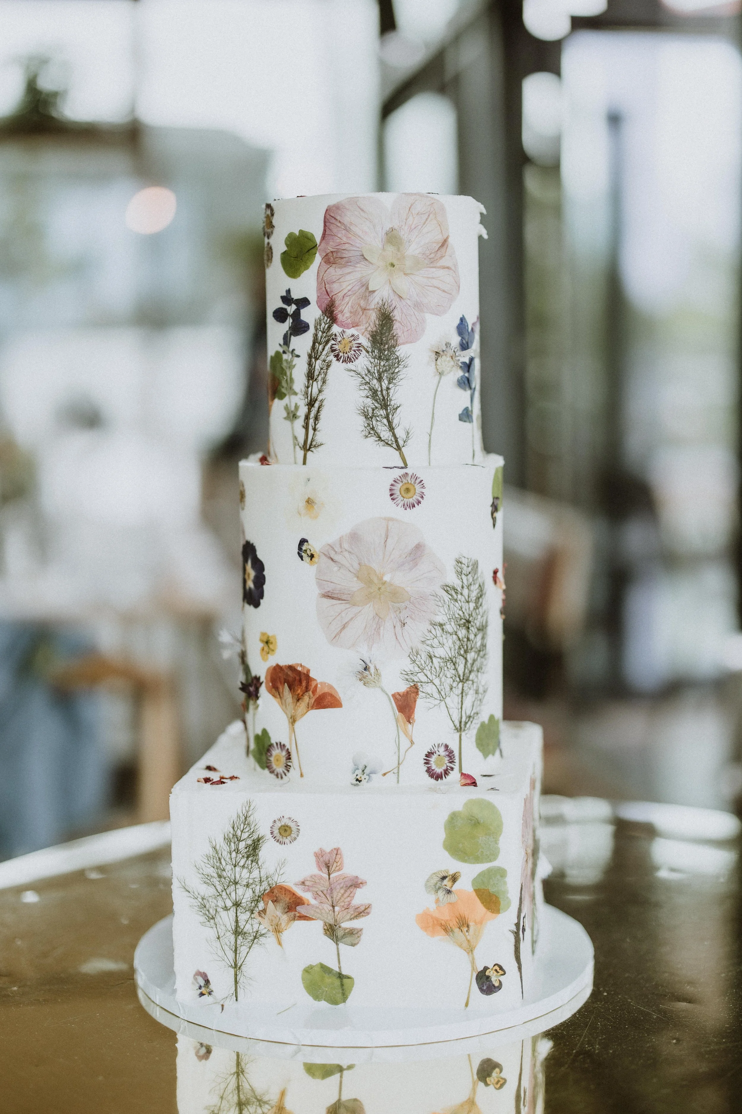 At What Point Do You Cut the Cake at a Wedding?