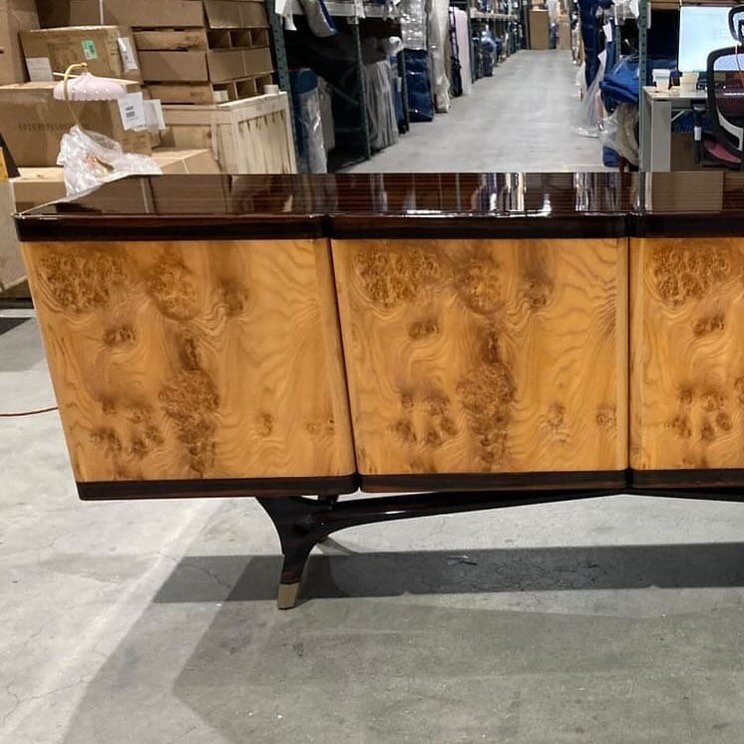 A shined and polished Simone Credenza from the @laurenmarshallinteriors ✨