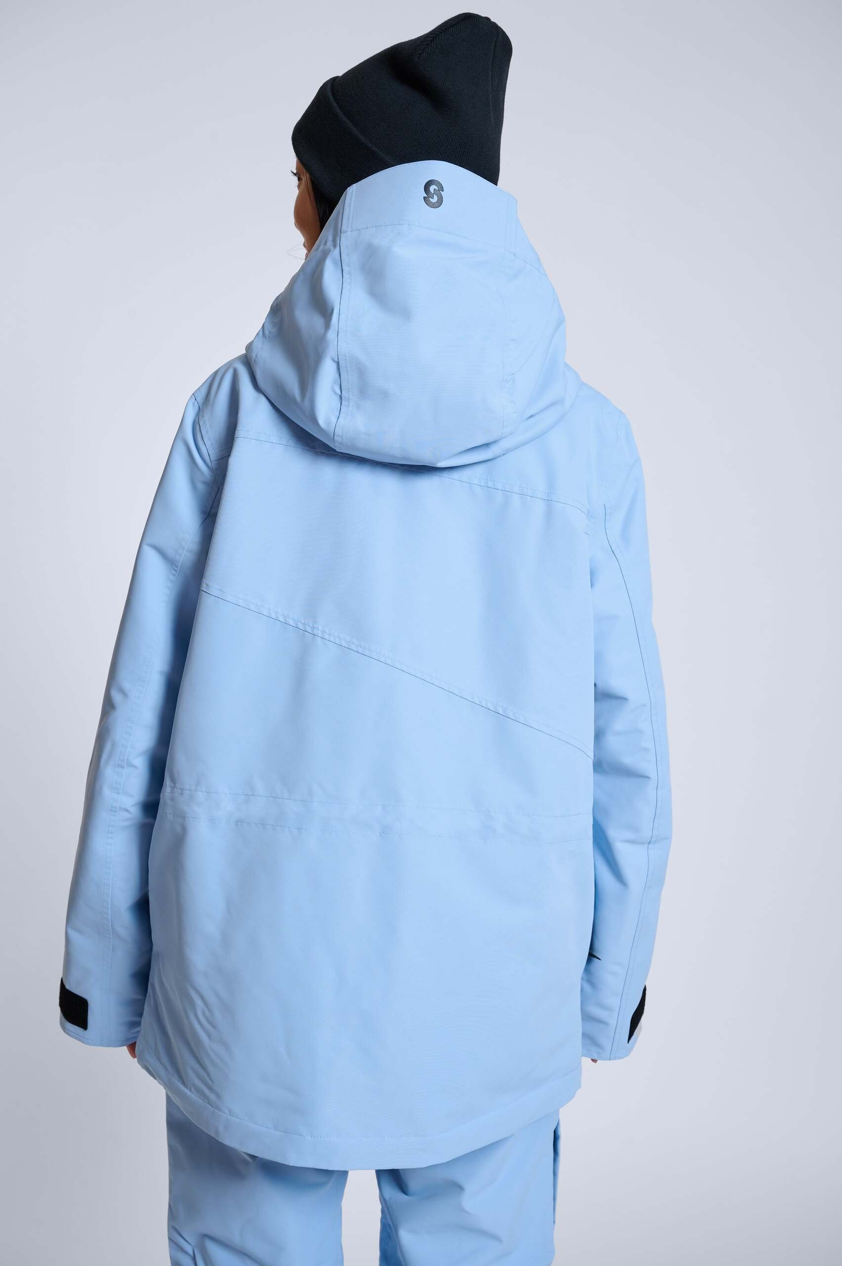 aura-blue-jacket-031-min.jpg