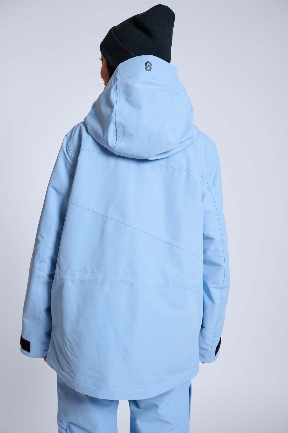 aura-blue-jacket-031-min.jpg