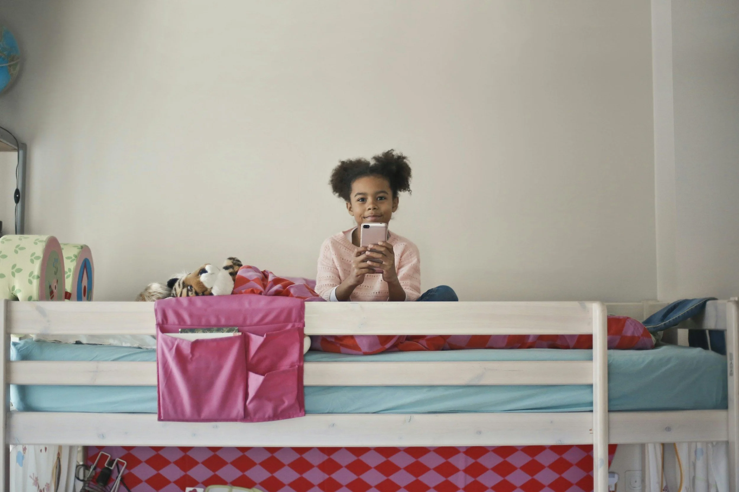 Stop Repeating Patterns: Childhood Trauma in Adult Relationships