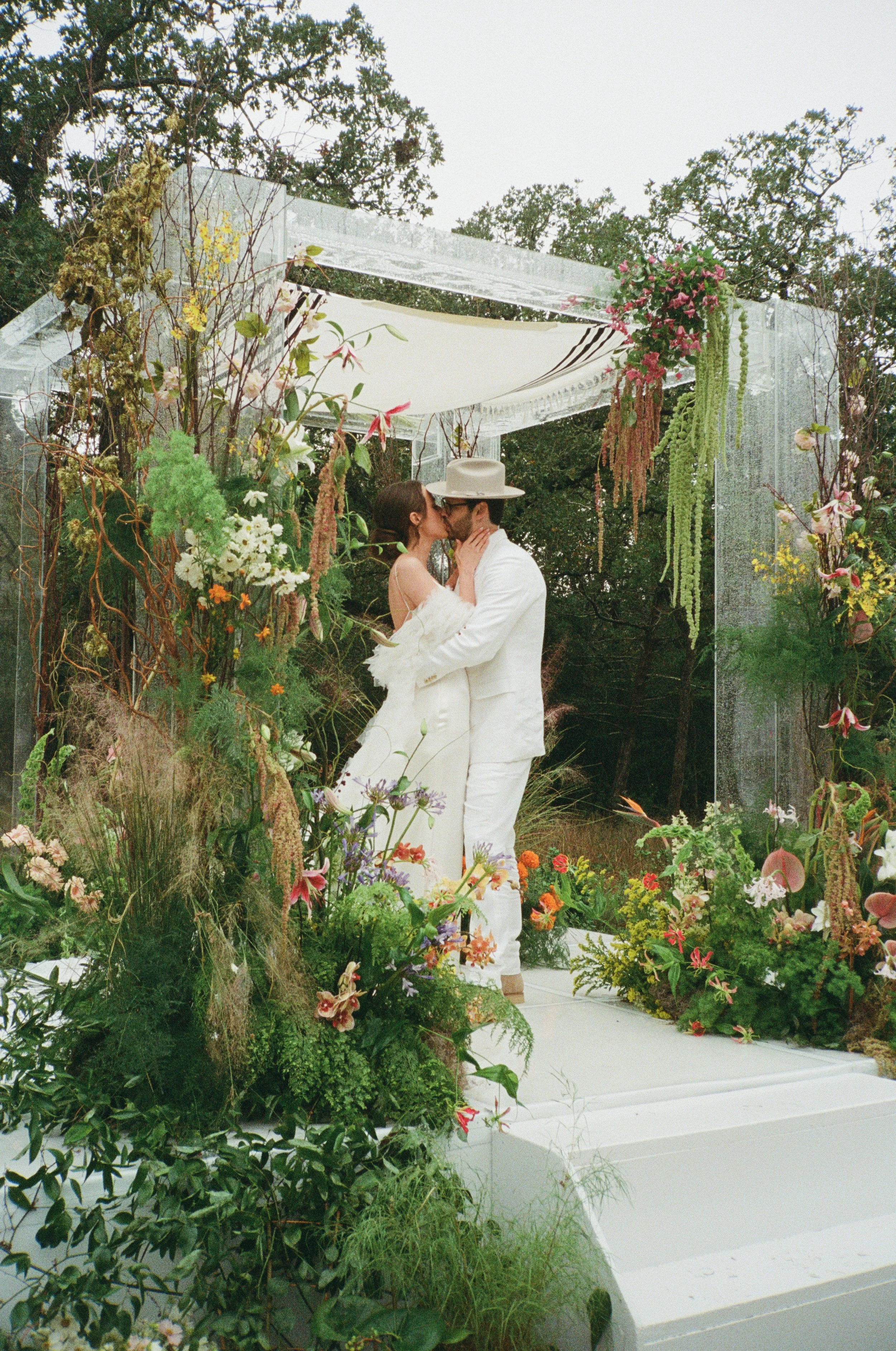 Grand-Lady-Austin-Wedding-Disco-Cowboy-Garden-Austin-Texas-Documentary-Candid-Film-Nontraditional-Modern-Laidback-High-End-Intimate-Luxury-Country-Editorial-43.jpg