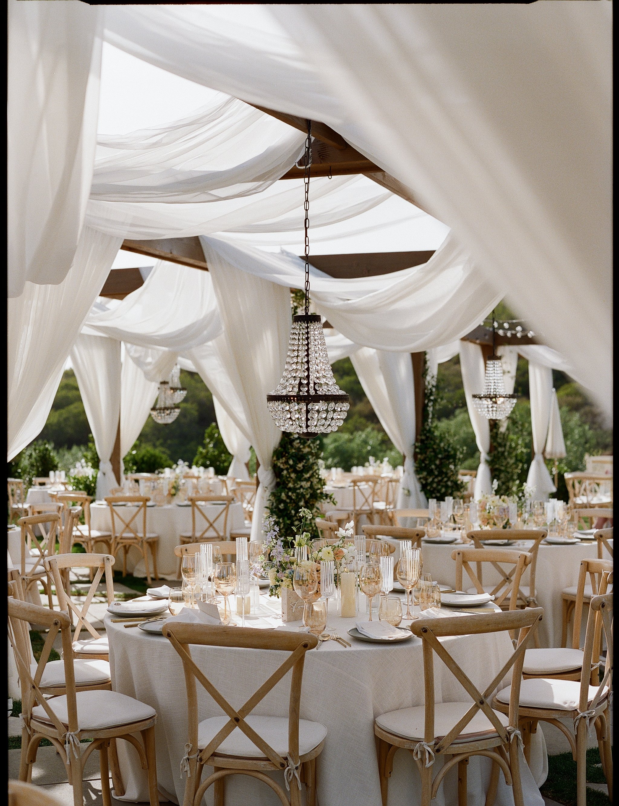 Jeune-perche-wedding-photographer-san-diego-fallbrook-california-documentary-luxury-editorial-elevated-fashion-whimsical-timeless-candid-film-analog-high-end-effortless-wedding-photos-159.jpg