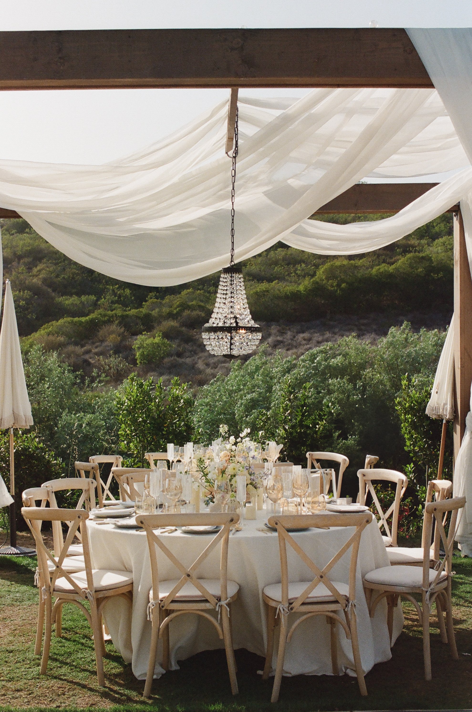 Jeune-perche-wedding-photographer-san-diego-fallbrook-california-documentary-luxury-editorial-elevated-fashion-whimsical-timeless-candid-film-analog-high-end-effortless-wedding-photos-161.jpg