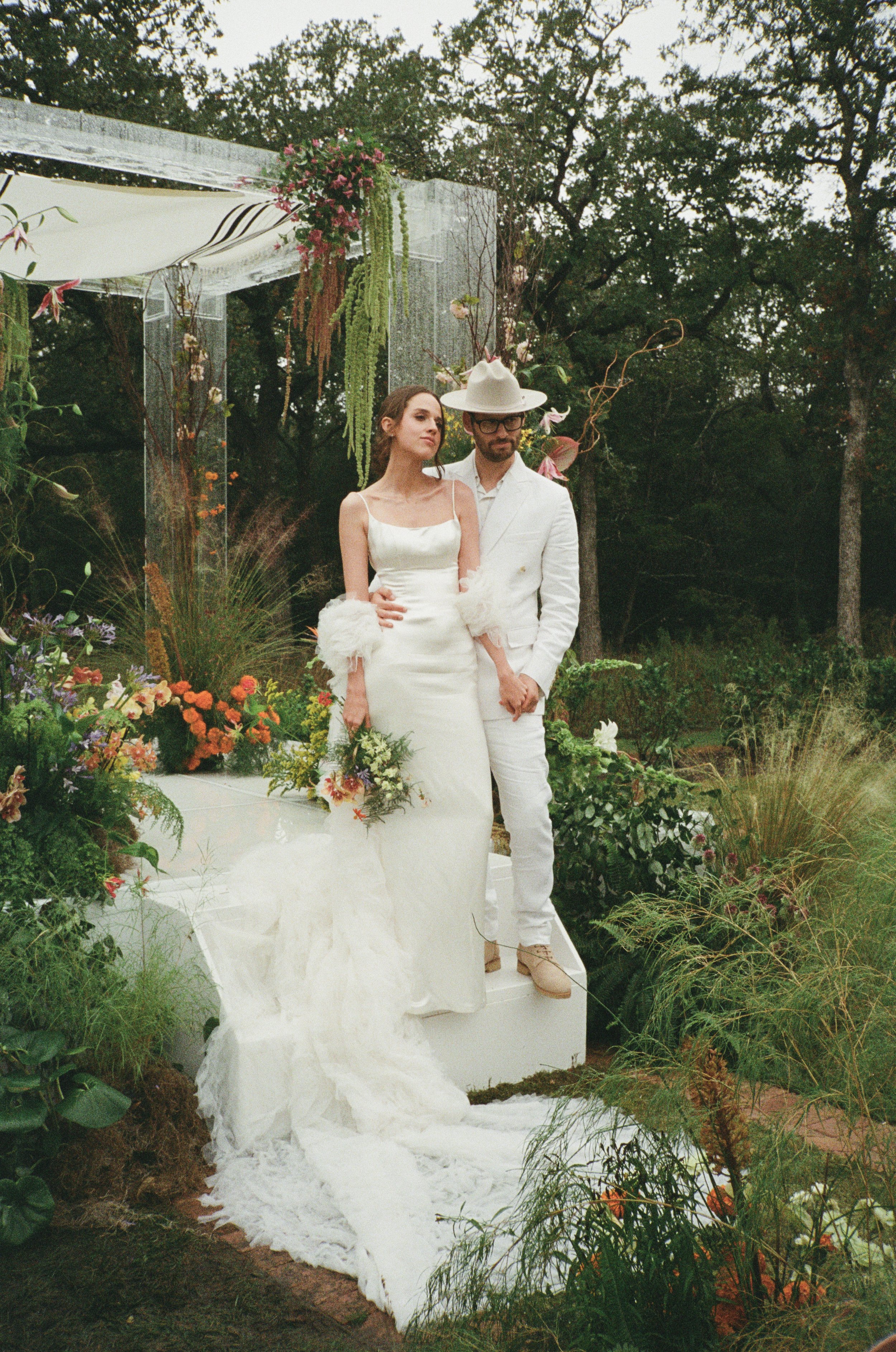Grand-Lady-Austin-Wedding-Disco-Cowboy-Garden-Austin-Texas-Documentary-Candid-Film-Nontraditional-Modern-Laidback-High-End-Intimate-Luxury-Country-Editorial-50.jpg