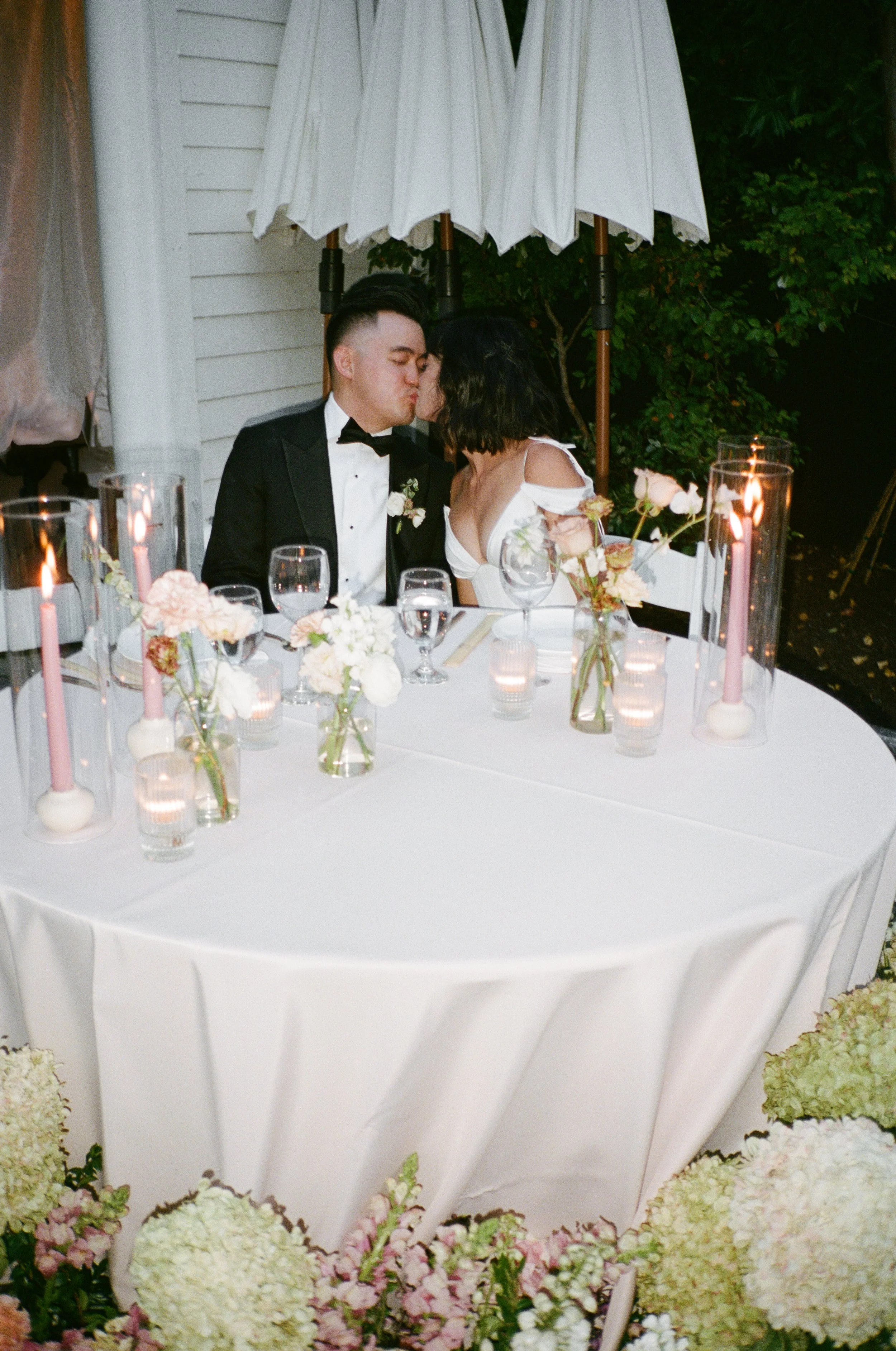 The-Allan-House-Wedding-Photographer-Luxury-High-End-Documentary-Candid-Film-Elegant-Timeless-Editorial-Asian-Vietnamese-Modern-Wedding-Pride-Prejudice-Austin-Texas-82.jpg