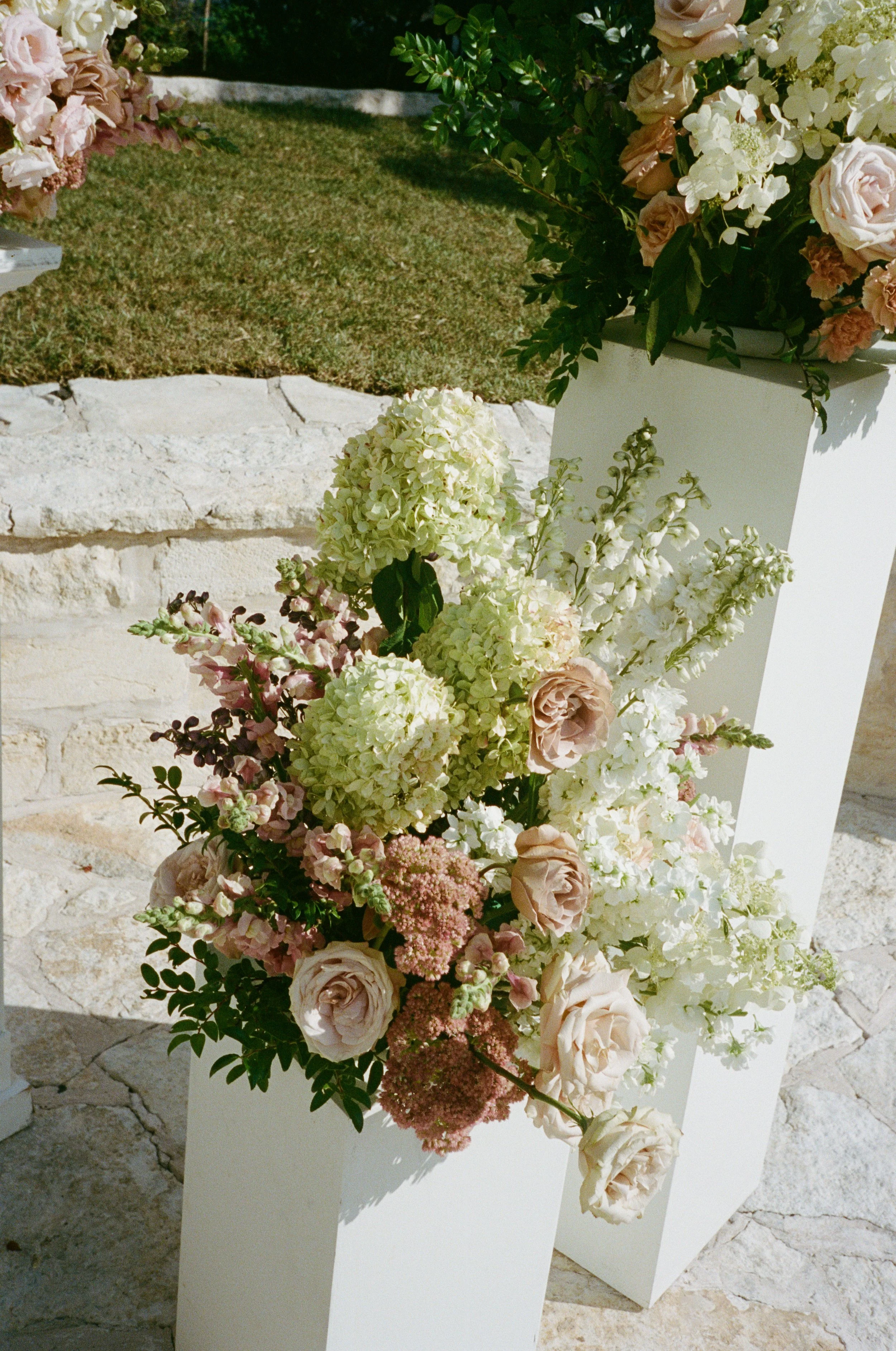 The-Allan-House-Wedding-Photographer-Luxury-High-End-Documentary-Candid-Film-Elegant-Timeless-Editorial-Asian-Vietnamese-Modern-Wedding-Pride-Prejudice-Austin-Texas-39.jpg