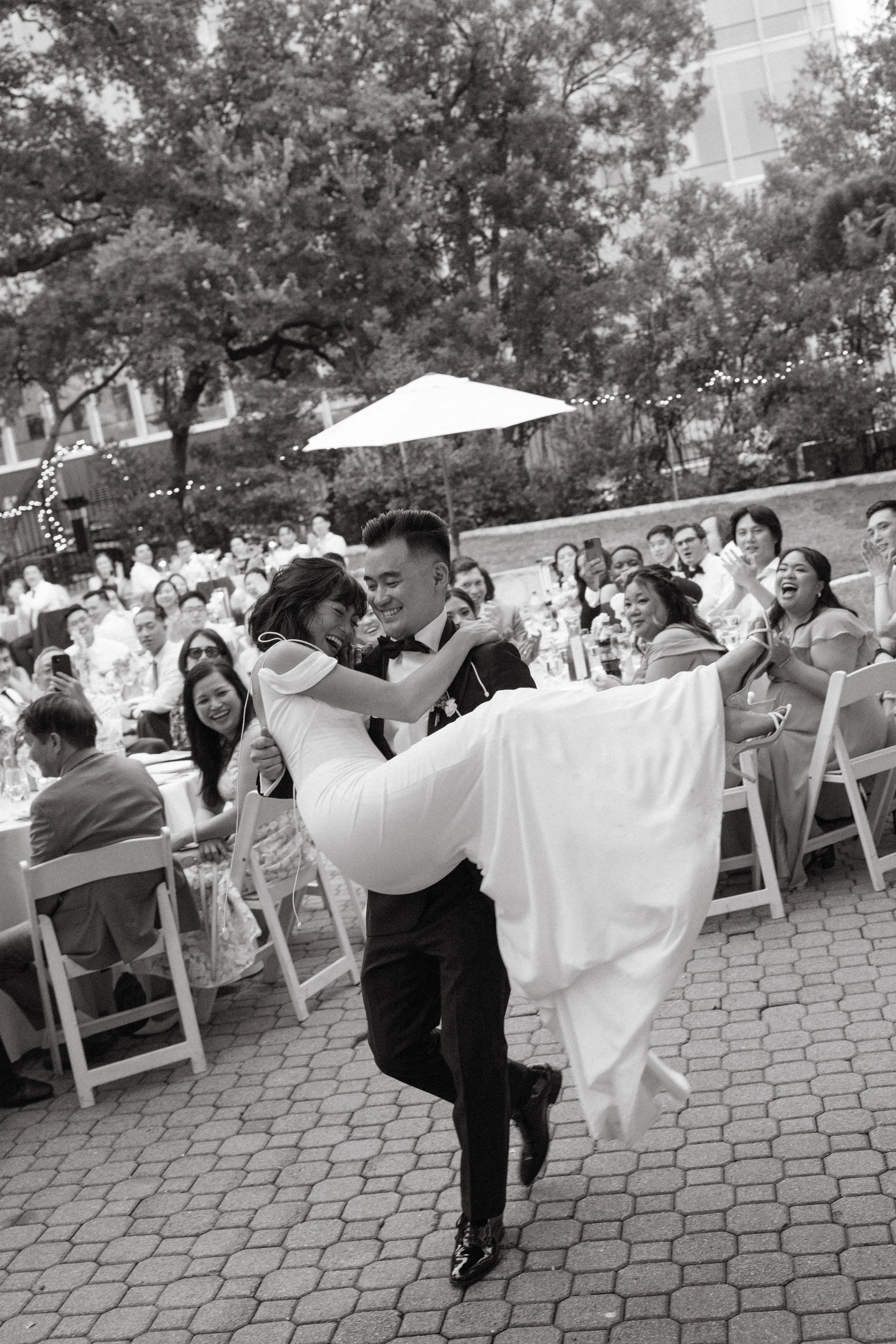 The-Allan-House-Wedding-Photographer-Luxury-High-End-Documentary-Candid-Film-Elegant-Timeless-Editorial-Asian-Vietnamese-Modern-Wedding-Pride-Prejudice-Austin-Texas-79.jpg