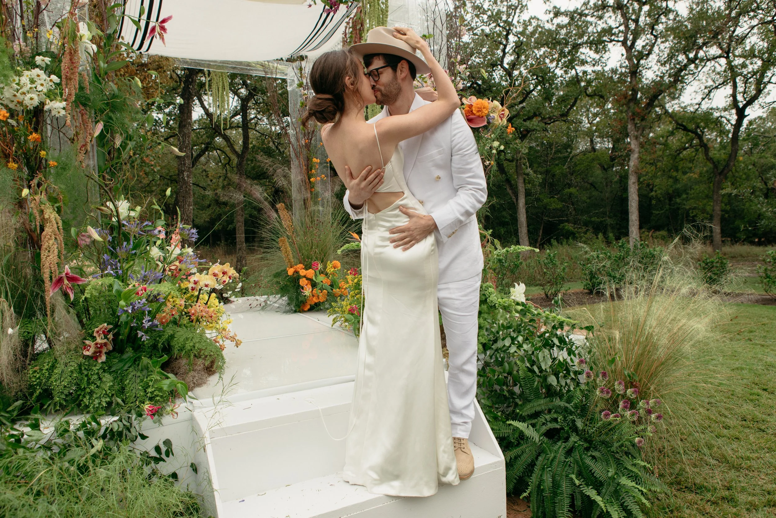 Grand-Lady-Austin-Wedding-Disco-Cowboy-Garden-Austin-Texas-Documentary-Candid-Film-Nontraditional-Modern-Laidback-High-End-Intimate-Luxury-Country-Editorial-55.jpg