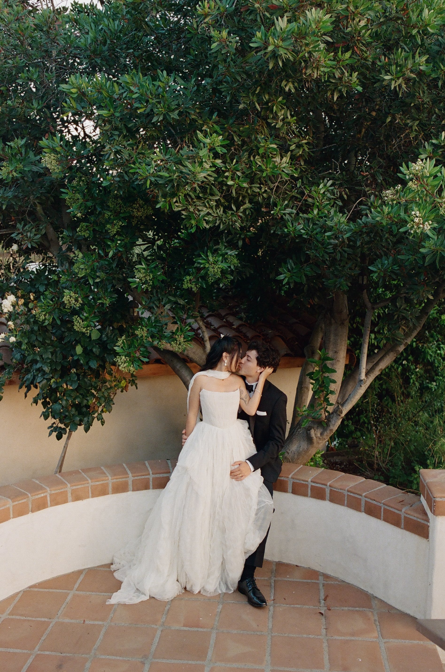 Jeune-perche-wedding-photographer-san-diego-fallbrook-california-documentary-luxury-editorial-elevated-fashion-whimsical-timeless-candid-film-analog-high-end-effortless-wedding-photos-216.jpg