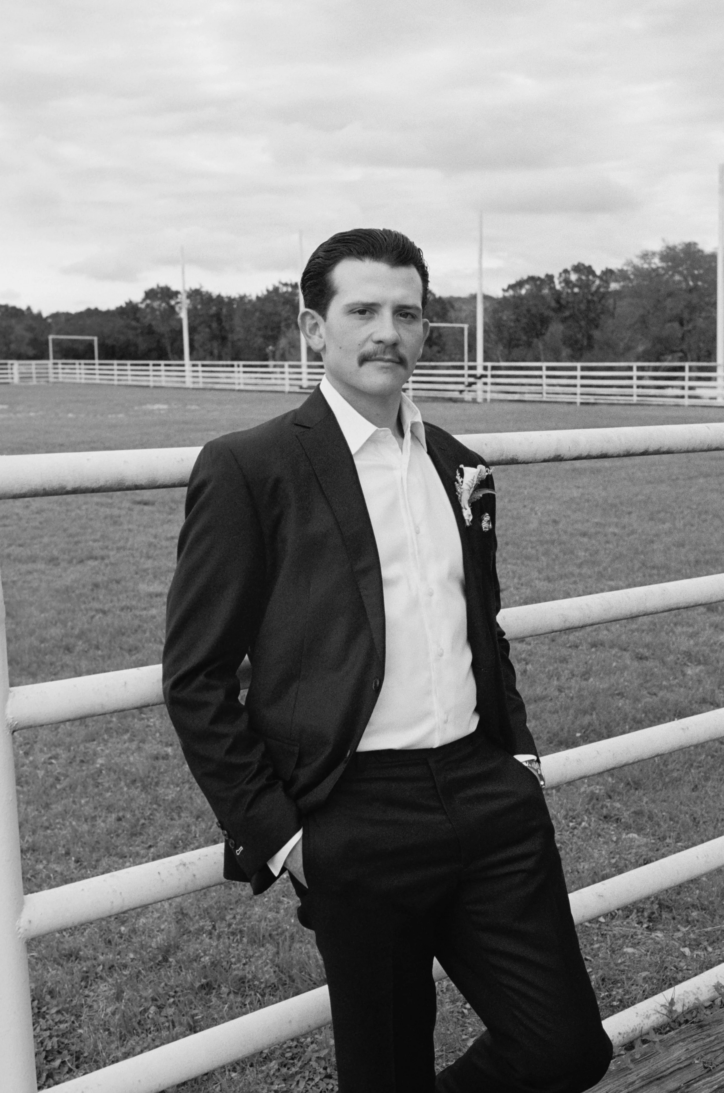 Videre-Estate-Austin-Texas-Wedding-Photographer-Dana-Harel-Design-Kentucky-Derby-Black-White-Attire-Christian-Louboutin-Minimal-Florals-Drapery-Romantic-Classy-Luxury-Editorial-Film-Candid-Documentary-016.jpg
