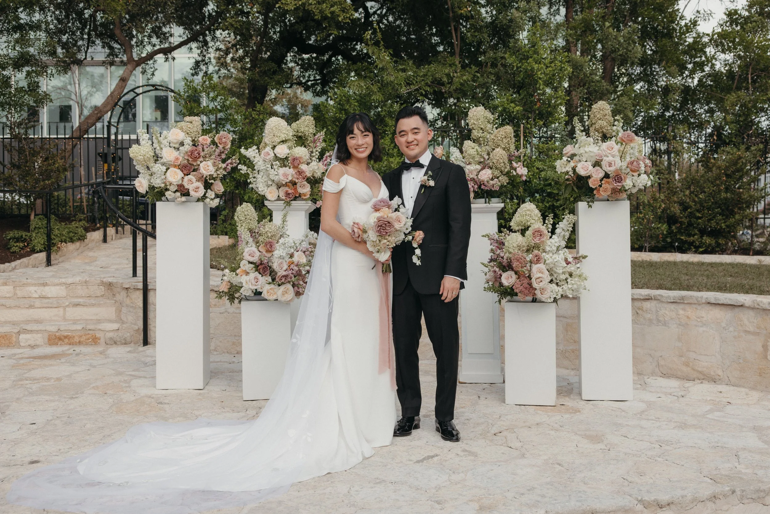 The-Allan-House-Wedding-Photographer-Luxury-High-End-Documentary-Candid-Film-Elegant-Timeless-Editorial-Asian-Vietnamese-Modern-Wedding-Pride-Prejudice-Austin-Texas-57.jpg