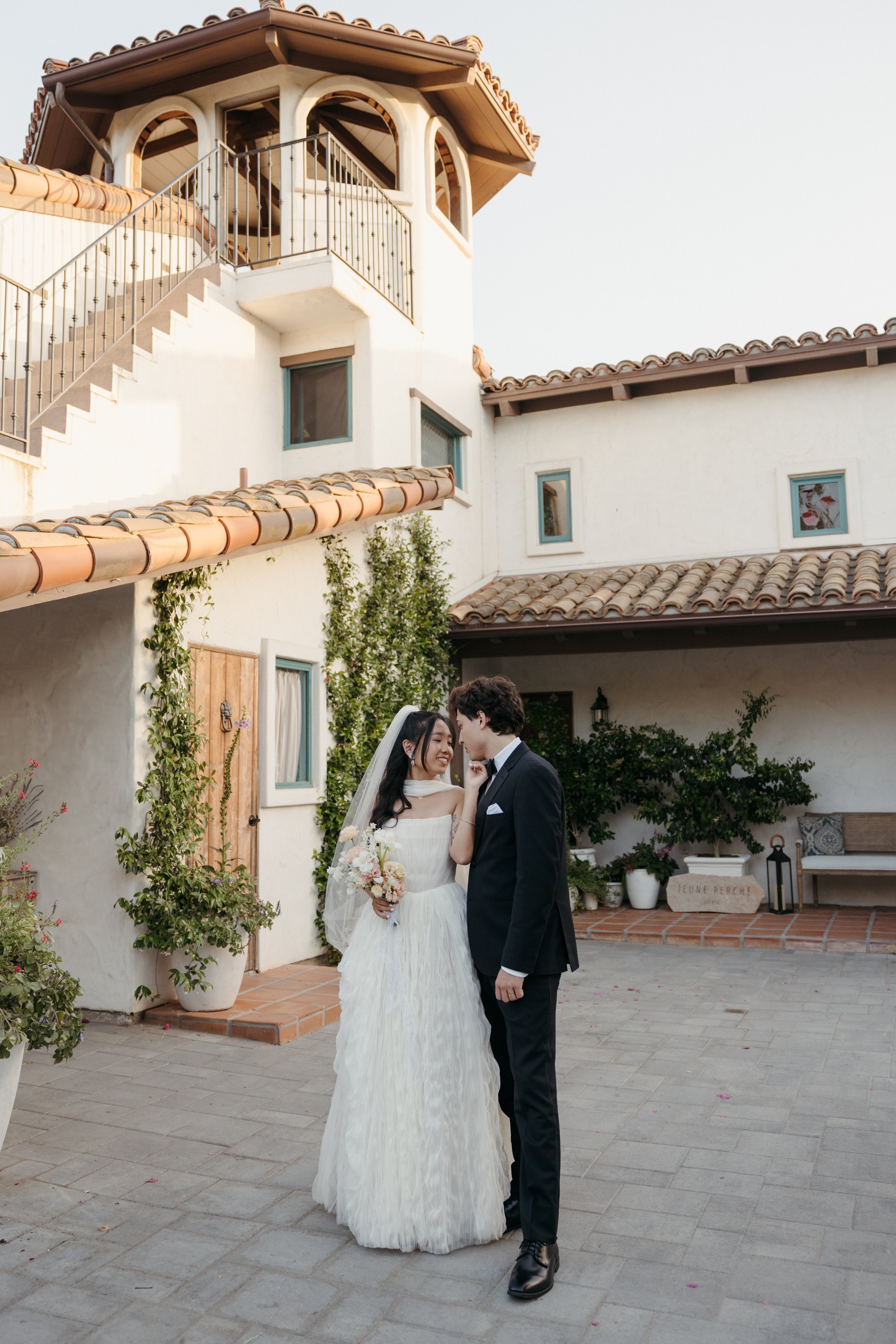Jeune-perche-wedding-photographer-san-diego-fallbrook-california-documentary-luxury-editorial-elevated-fashion-whimsical-timeless-candid-film-analog-high-end-effortless-wedding-photos-211.jpg