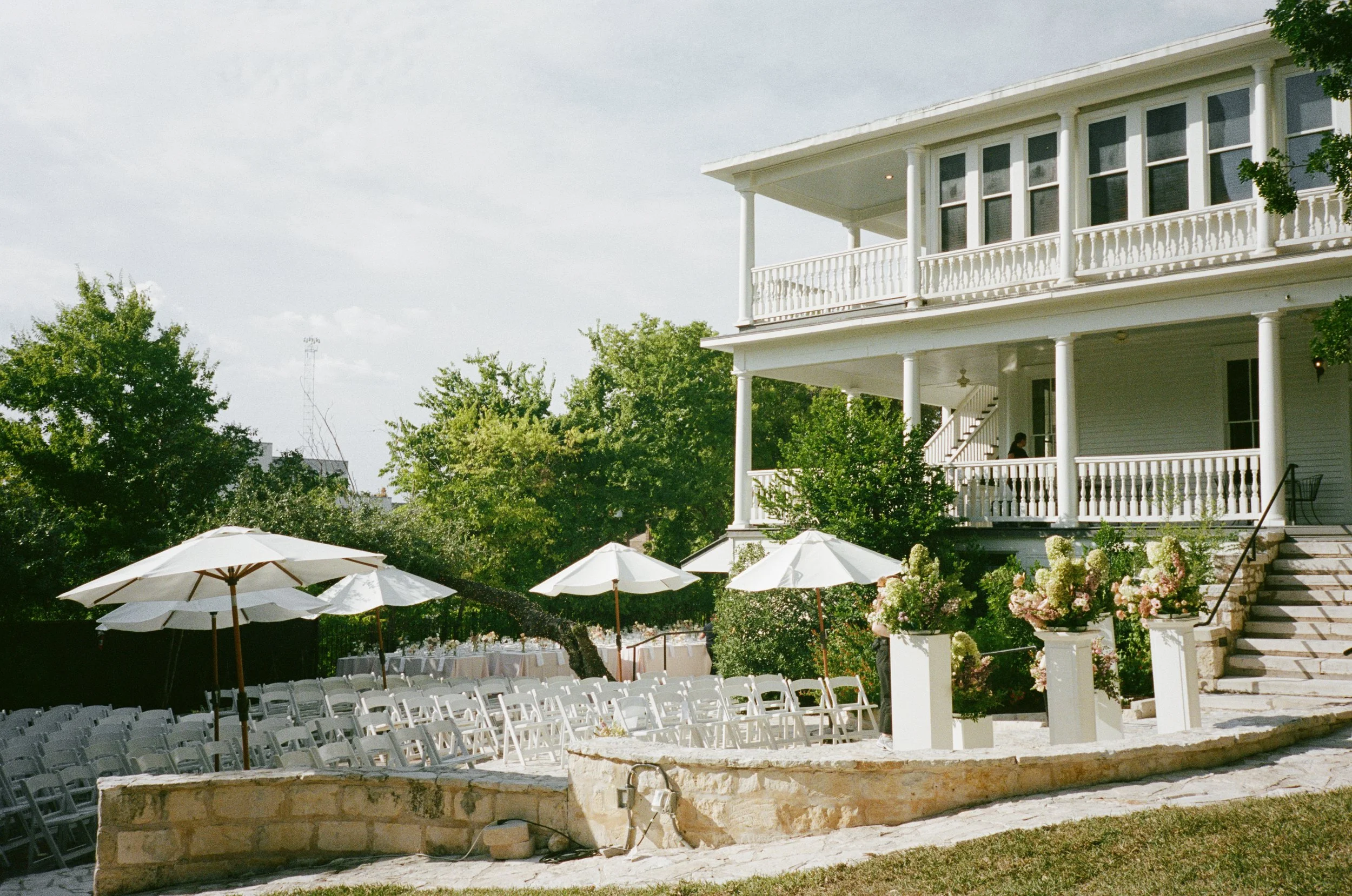 The-Allan-House-Wedding-Photographer-Luxury-High-End-Documentary-Candid-Film-Elegant-Timeless-Editorial-Asian-Vietnamese-Modern-Wedding-Pride-Prejudice-Austin-Texas-38.jpg