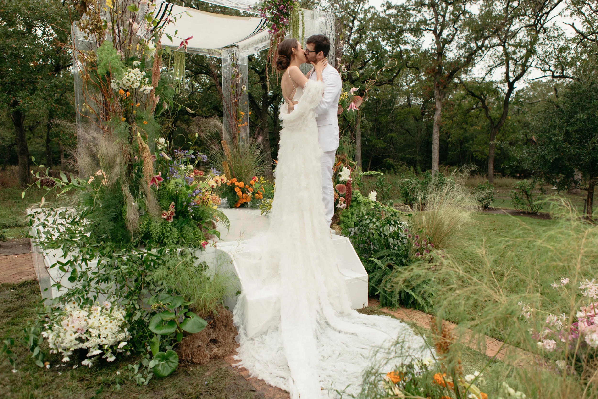 Grand-Lady-Austin-Wedding-Disco-Cowboy-Garden-Austin-Texas-Documentary-Candid-Film-Nontraditional-Modern-Laidback-High-End-Intimate-Luxury-Country-Editorial-44.jpg