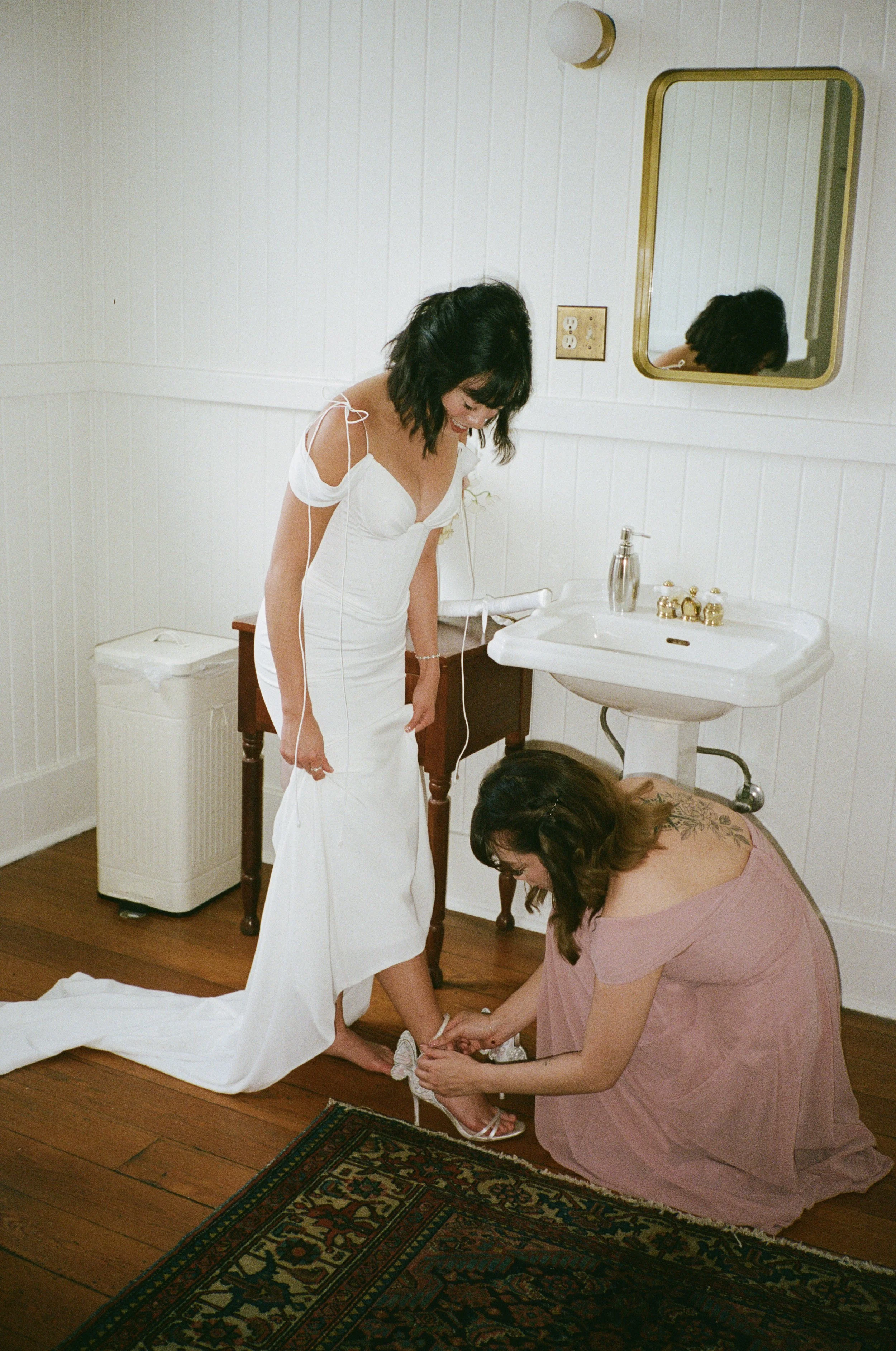 The-Allan-House-Wedding-Photographer-Luxury-High-End-Documentary-Candid-Film-Elegant-Timeless-Editorial-Asian-Vietnamese-Modern-Wedding-Pride-Prejudice-Austin-Texas-07.jpg